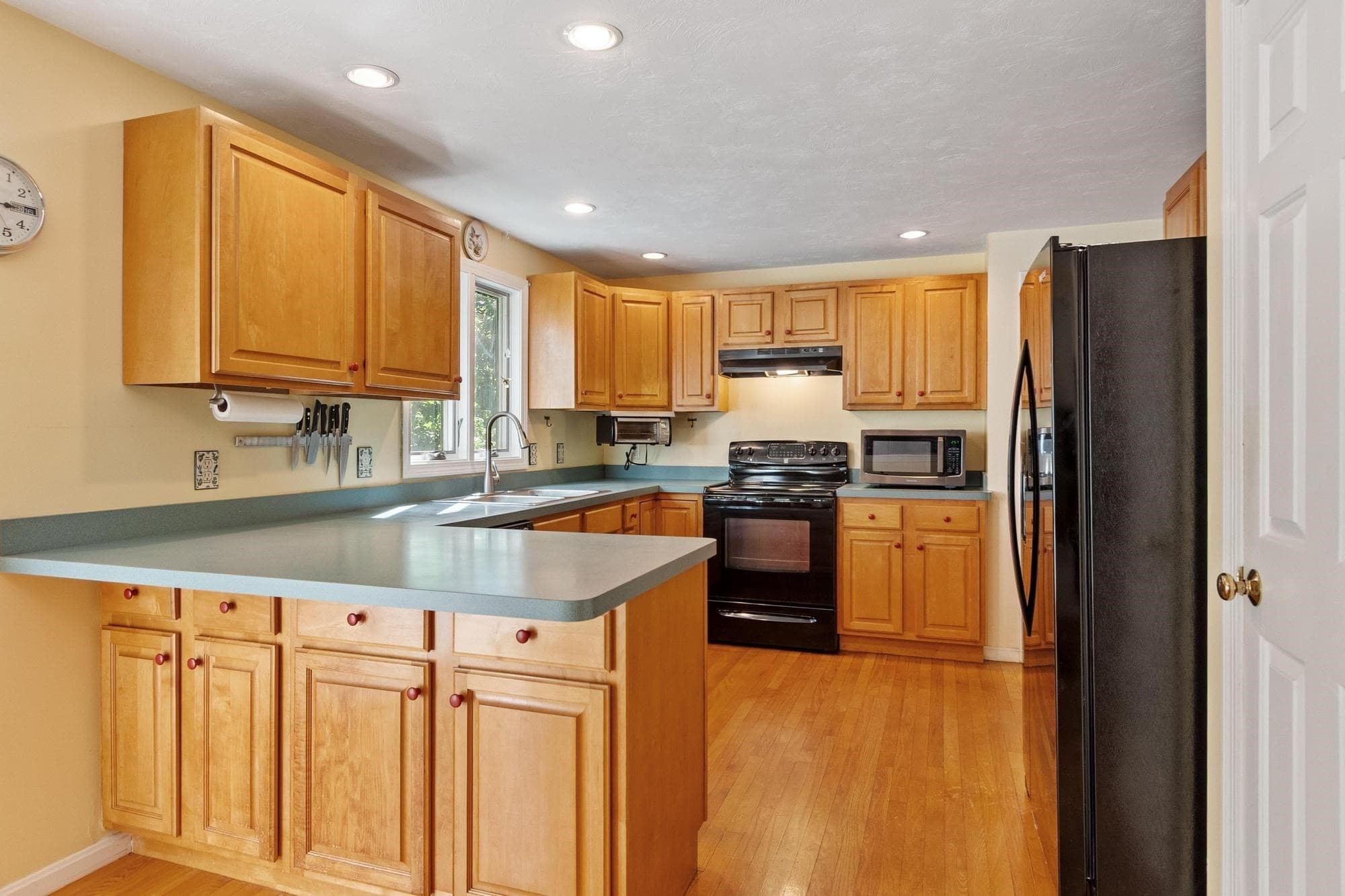 Single Family Residence at 144 N Row Rd, Sterling MA 01564, Sterling, photo 7 of 28