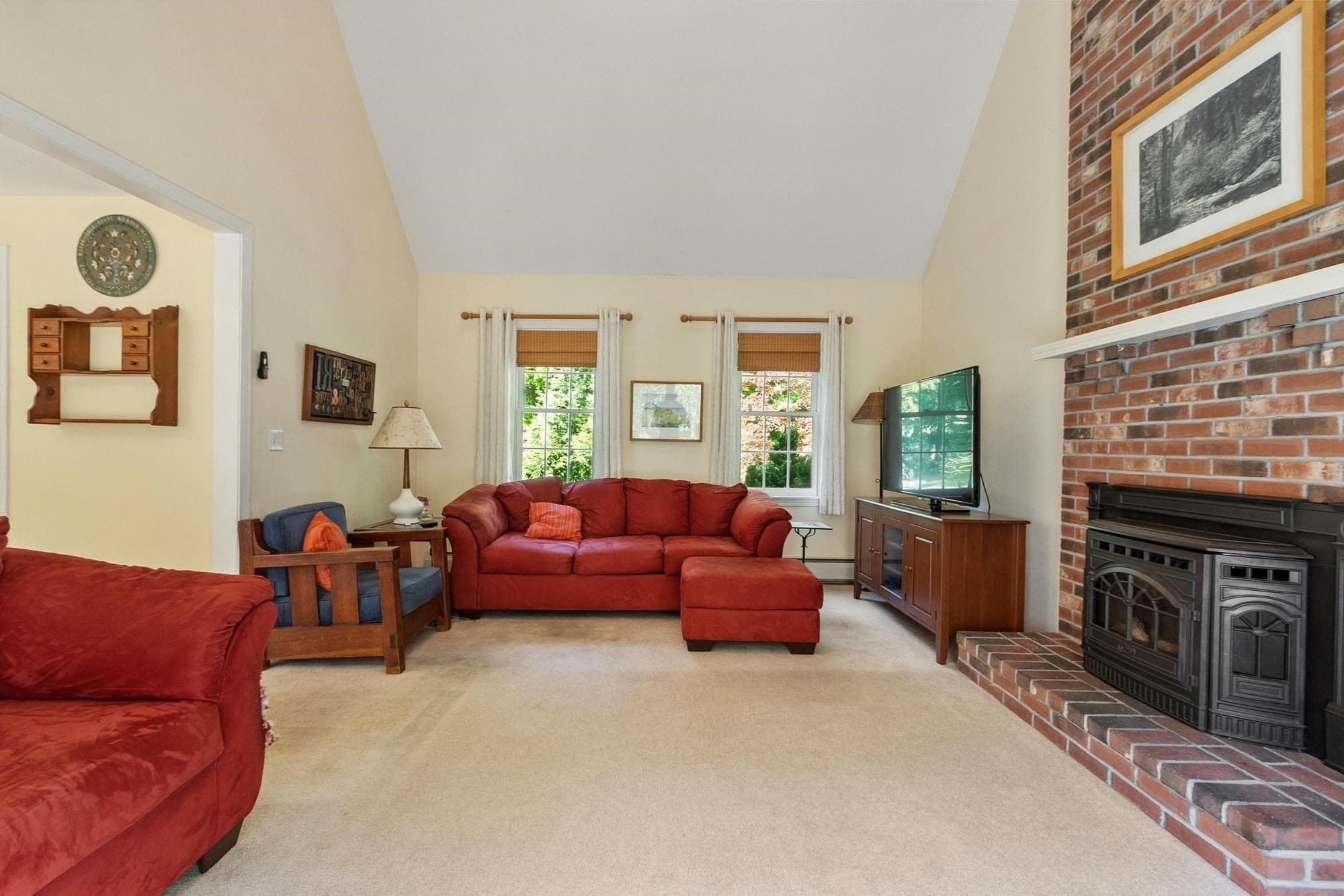 Single Family Residence at 144 N Row Rd, Sterling MA 01564, Sterling, photo 3 of 28