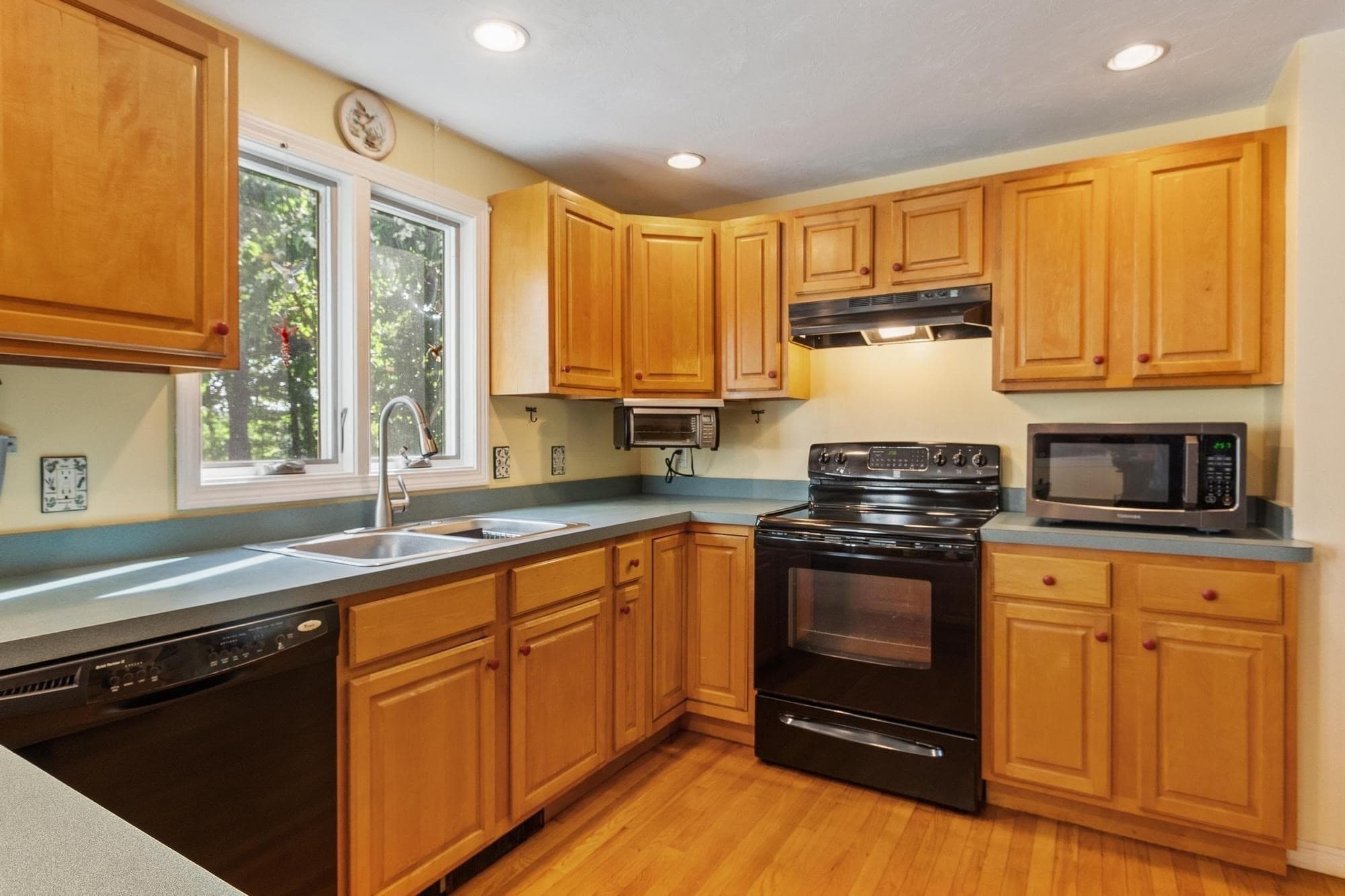 Single Family Residence at 144 N Row Rd, Sterling MA 01564, Sterling, photo 9 of 28