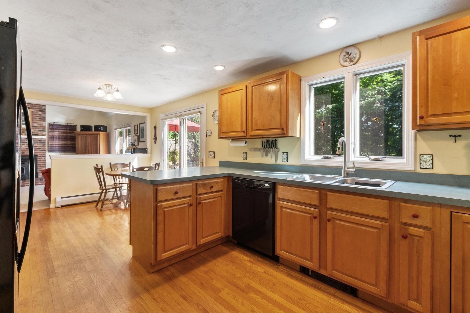 Single Family Residence at 144 N Row Rd, Sterling MA 01564, Sterling, photo 8 of 28