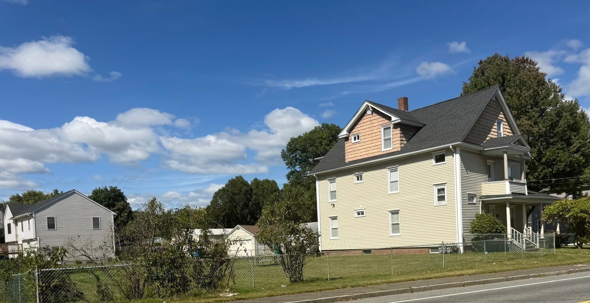 3 Family - 3 Units Up/Down at 418 Chicopee St, Chicopee MA 01013, Chicopee, photo 5 of 39