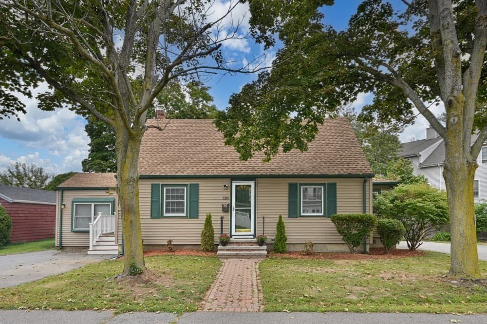 128 Collins St, Danvers MA 01923