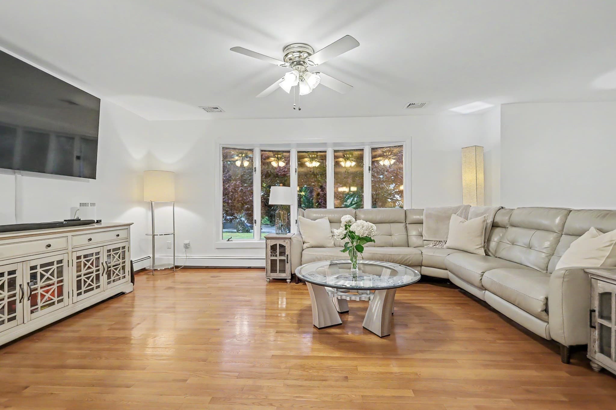 Single Family Residence at 49 Meadowview Rd, North Andover MA 01845, North Andover, photo 6 of 37