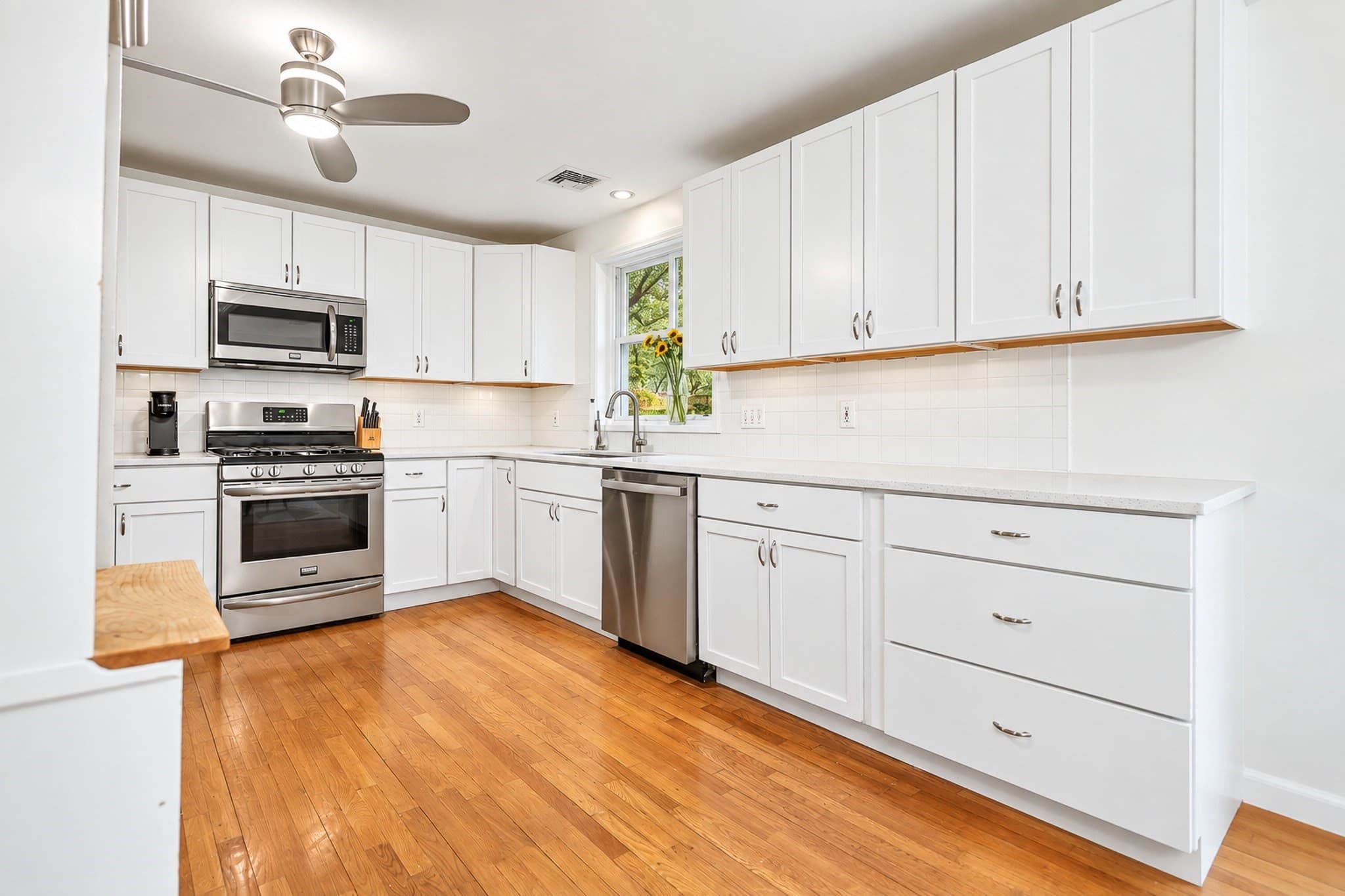 Single Family Residence at 49 Meadowview Rd, North Andover MA 01845, North Andover, photo 12 of 37
