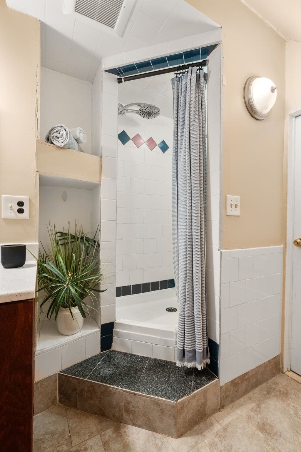 Single Family Residence at 305 Central Street, Newton MA 02466, Newton, photo 28 of 42