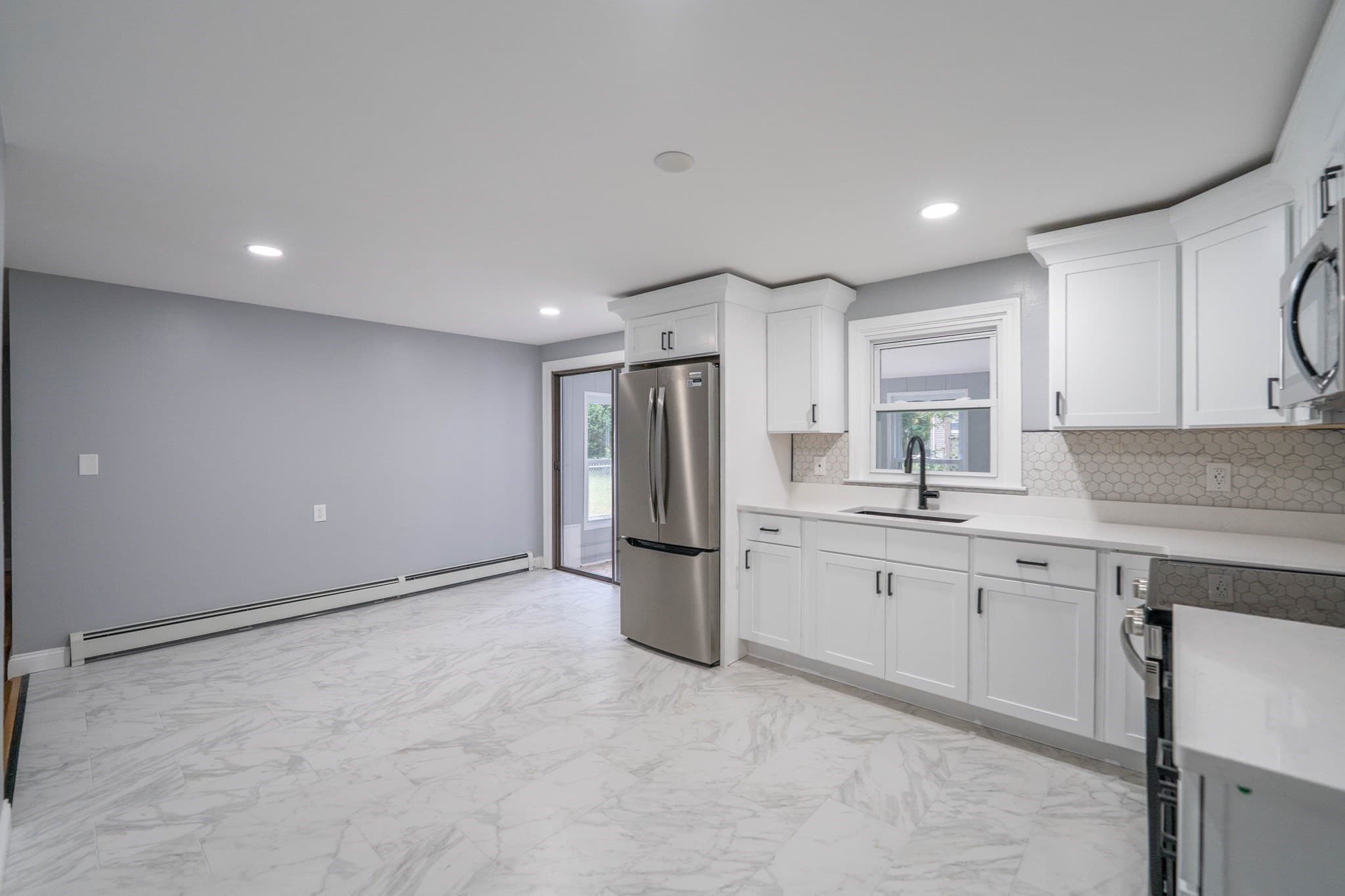 Single Family Residence at 12 Melrose Ave, Dartmouth MA 02747, Dartmouth, photo 9 of 25