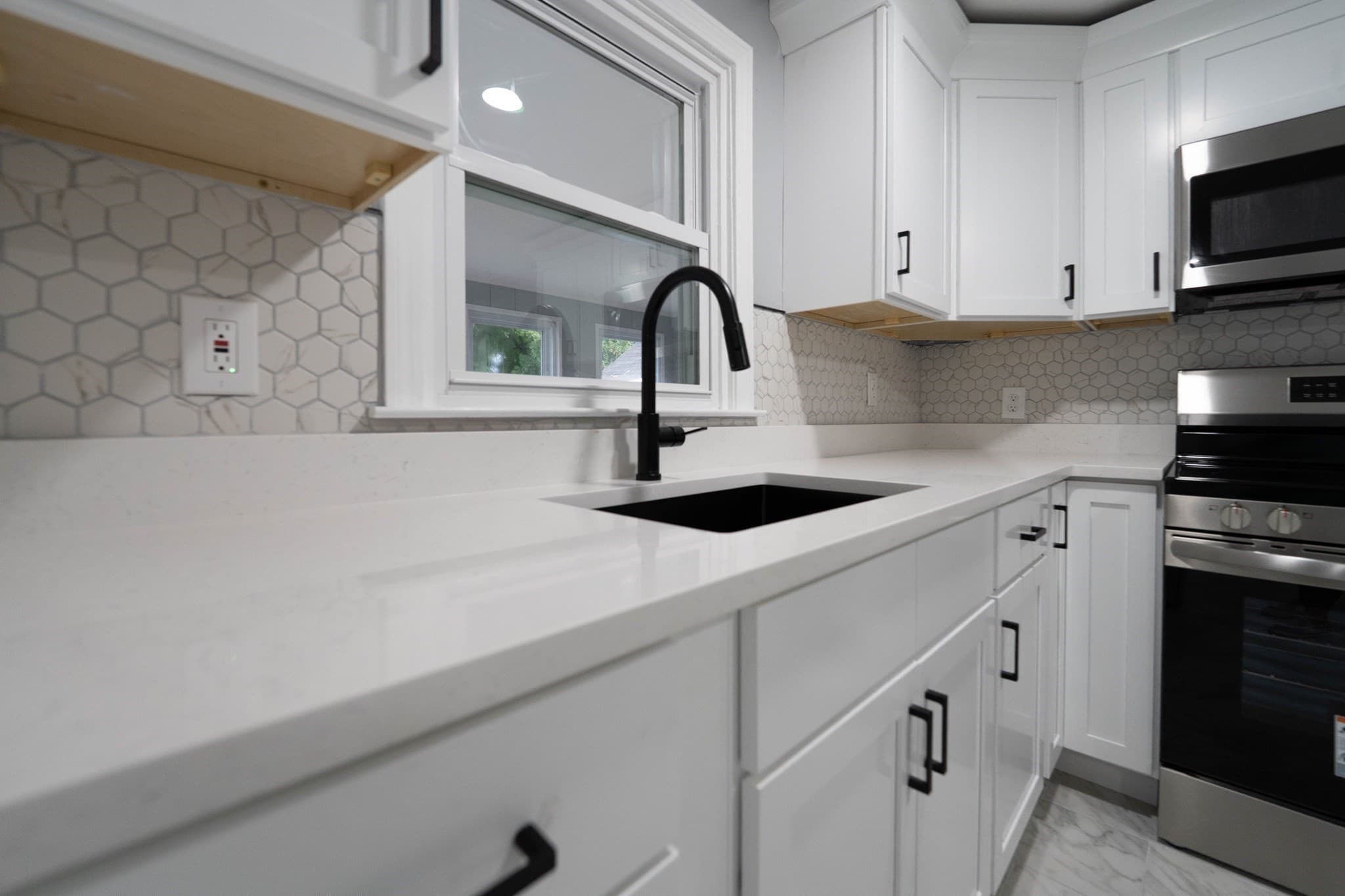Single Family Residence at 12 Melrose Ave, Dartmouth MA 02747, Dartmouth, photo 8 of 25