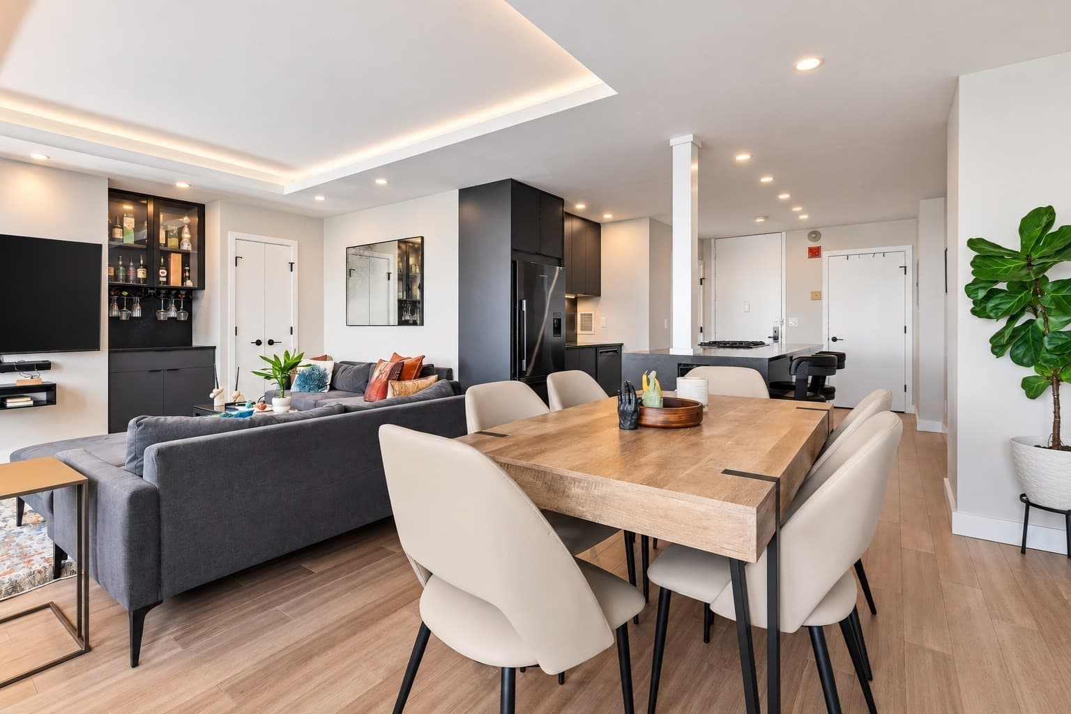 Condominium at 65 E India Row # 10E, Boston MA 02110, photo 6 of 30