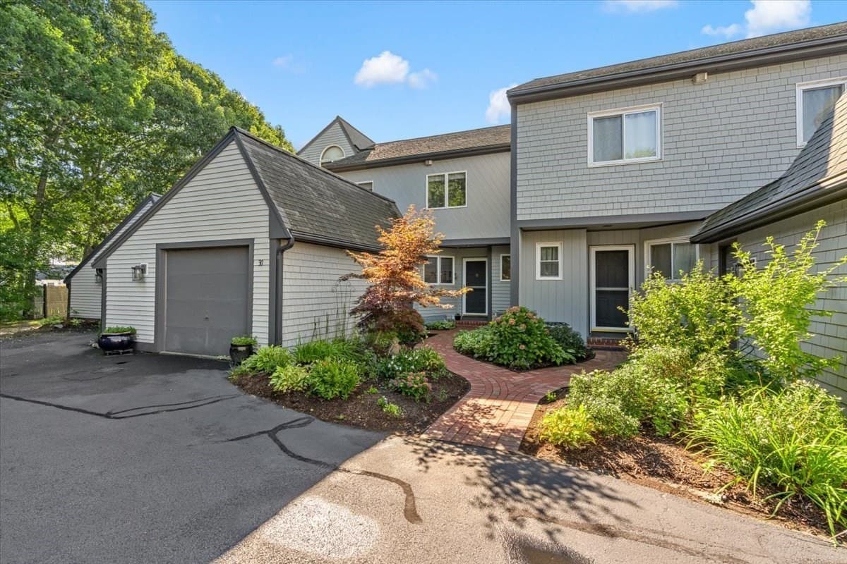 Condominium at 30 Woodbury St # 30, Wareham MA 02532, Wareham, photo 2 of 42