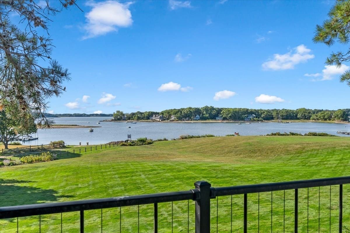 30 Woodbury St # 30, Wareham MA 02532