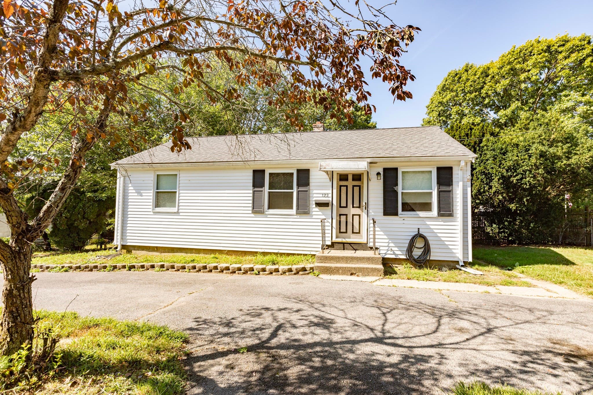 Single Family Residence at 122 Algonquin St, Brockton MA 02302, Brockton, photo 2 of 29