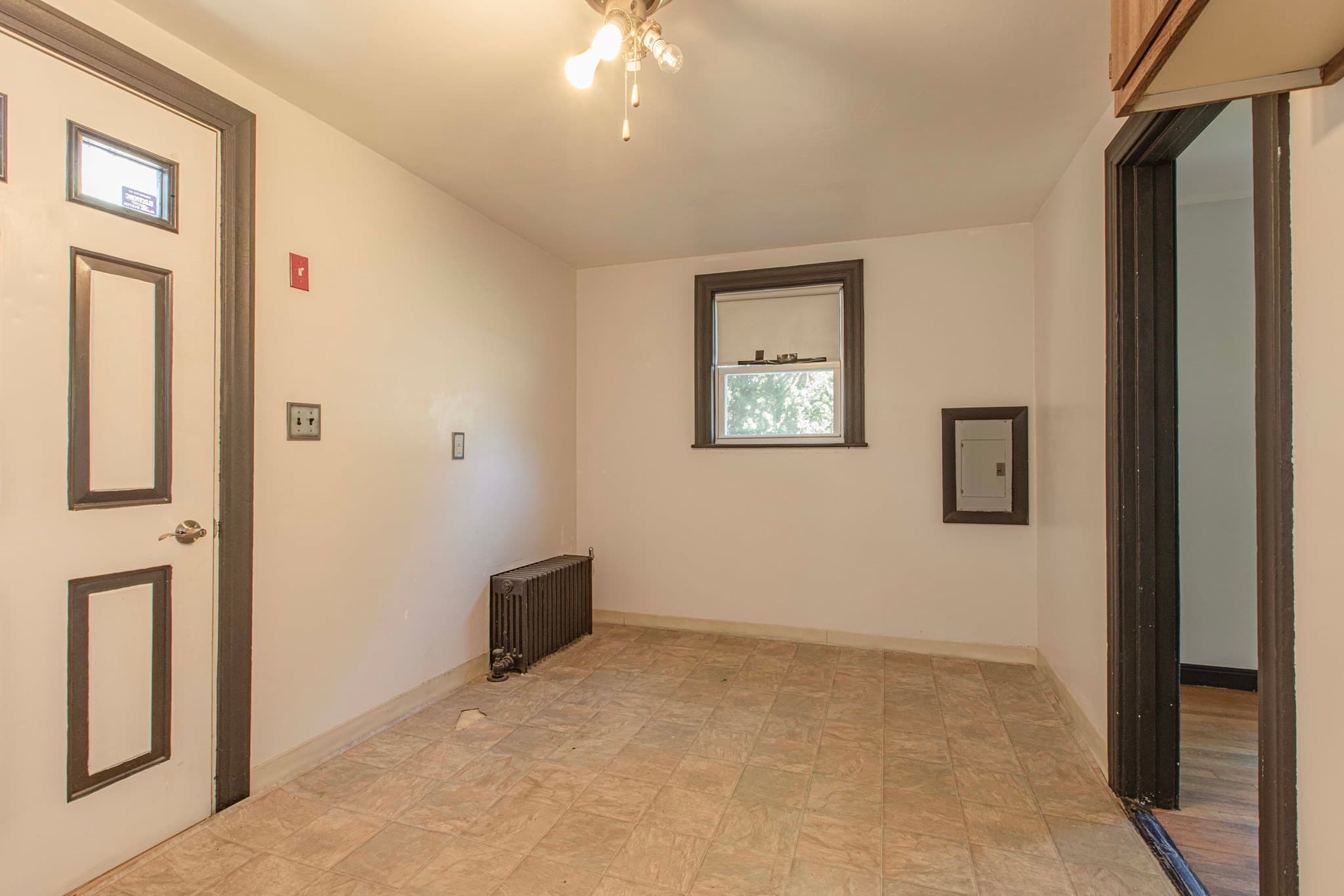 Single Family Residence at 122 Algonquin St, Brockton MA 02302, Brockton, photo 13 of 29