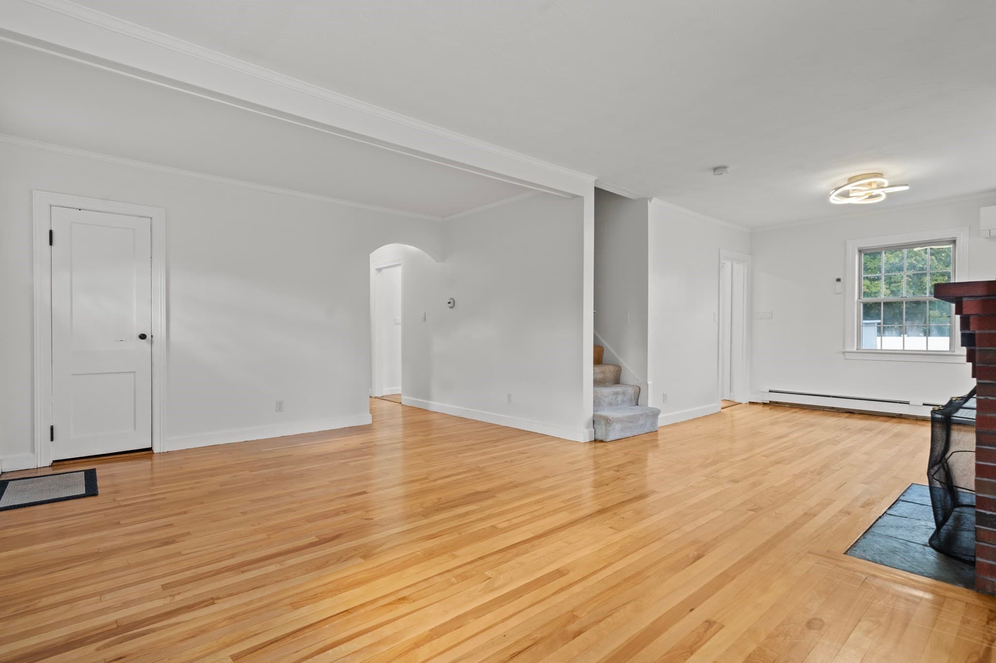 Single Family Residence at 11 Sendick Rd, Woburn MA 01801, Woburn, photo 6 of 38