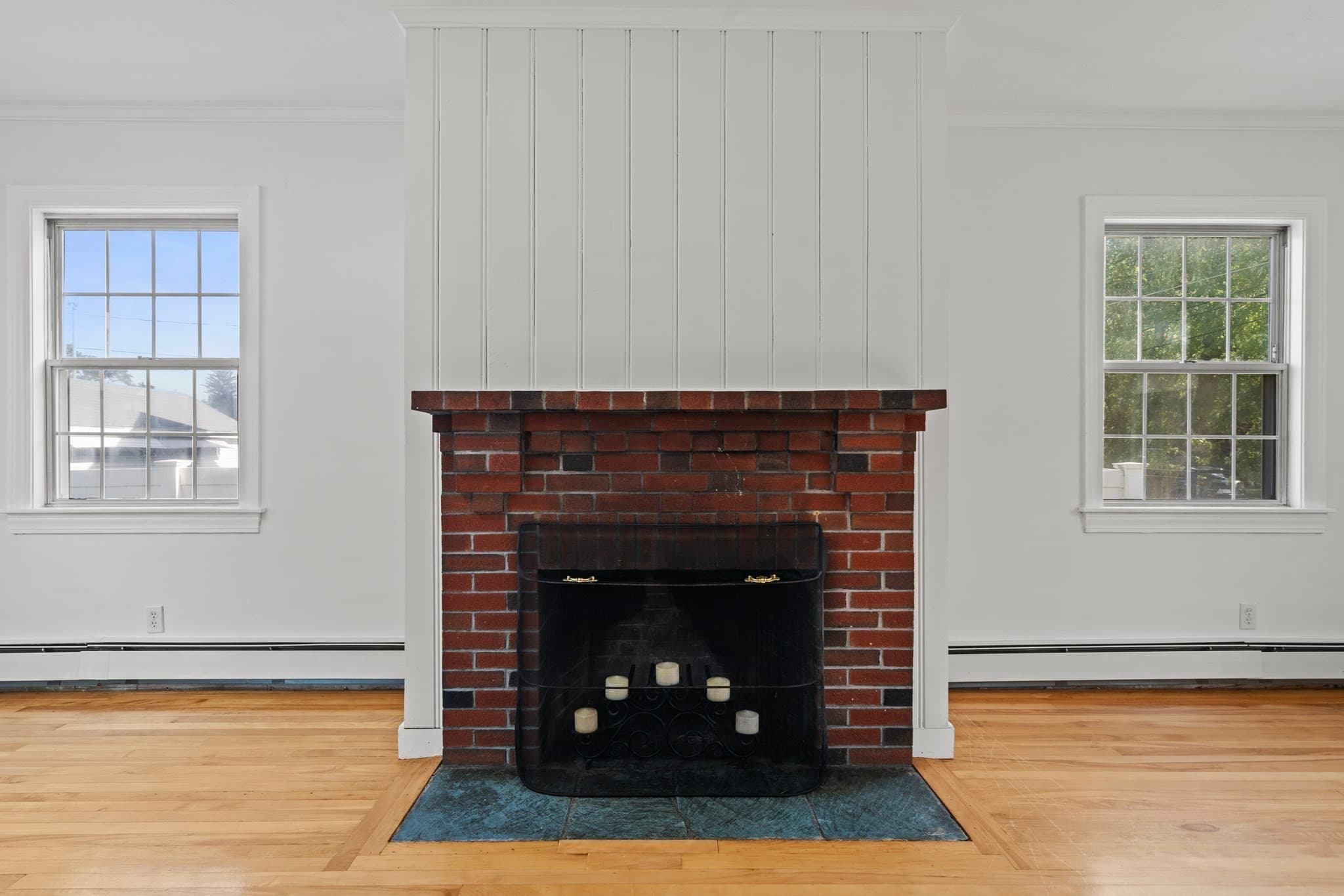 Single Family Residence at 11 Sendick Rd, Woburn MA 01801, Woburn, photo 7 of 38