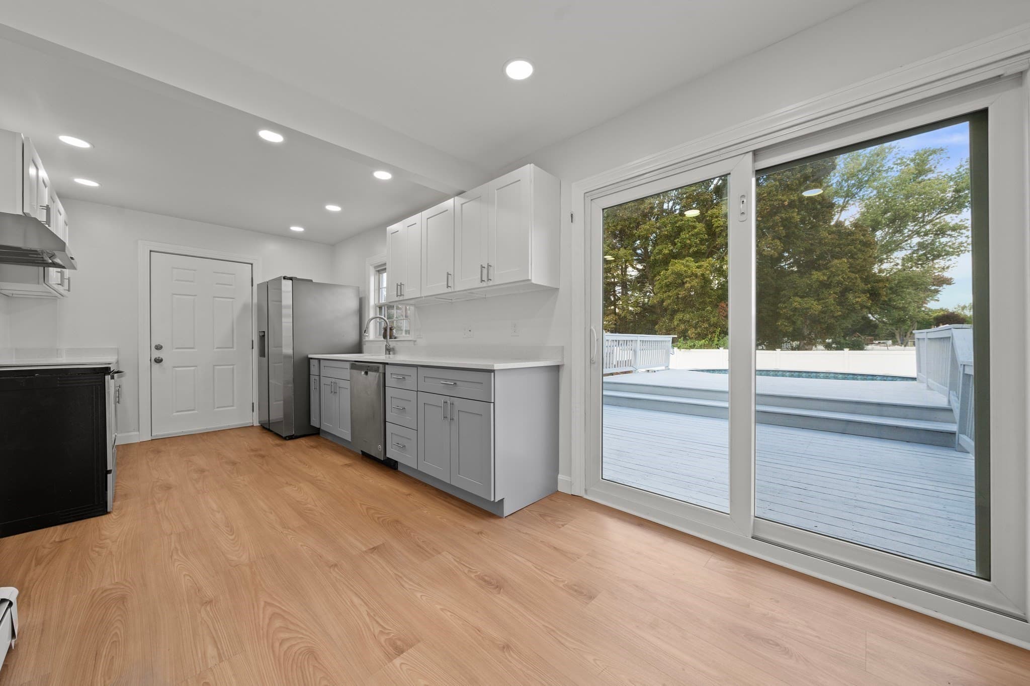 Single Family Residence at 11 Sendick Rd, Woburn MA 01801, Woburn, photo 11 of 38