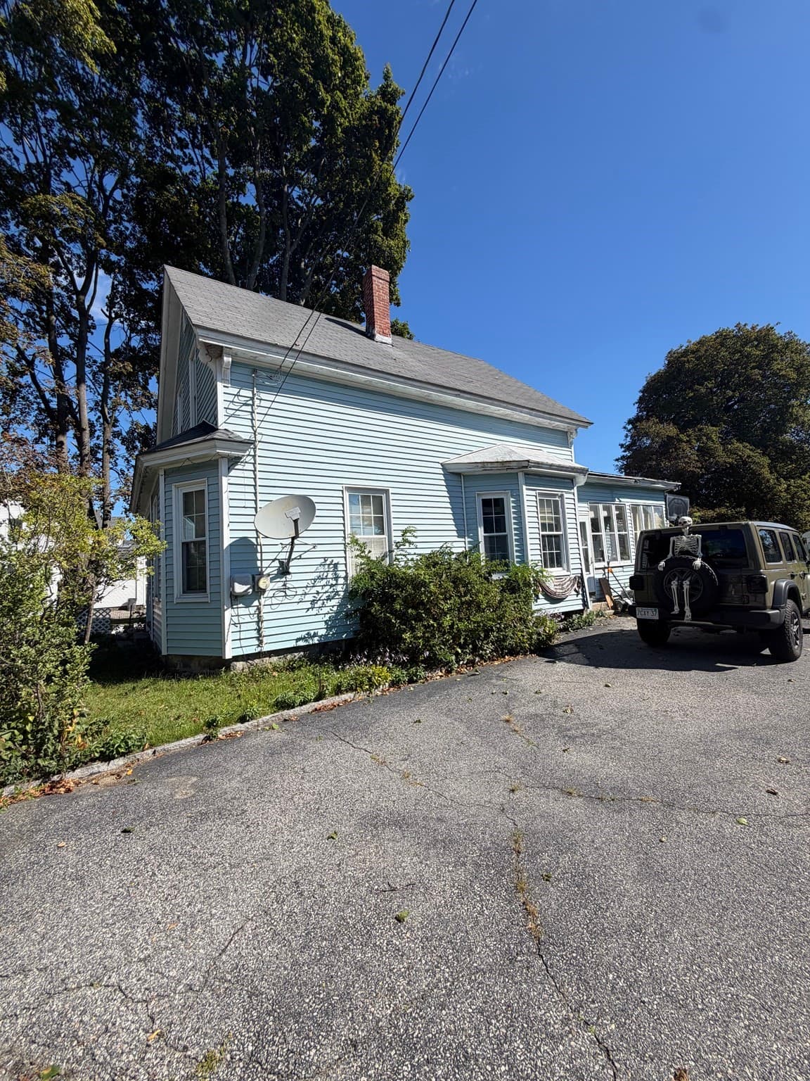 Single Family Residence at 59 Crescent St, Lowell MA 01851, Lowell, photo 2 of 2