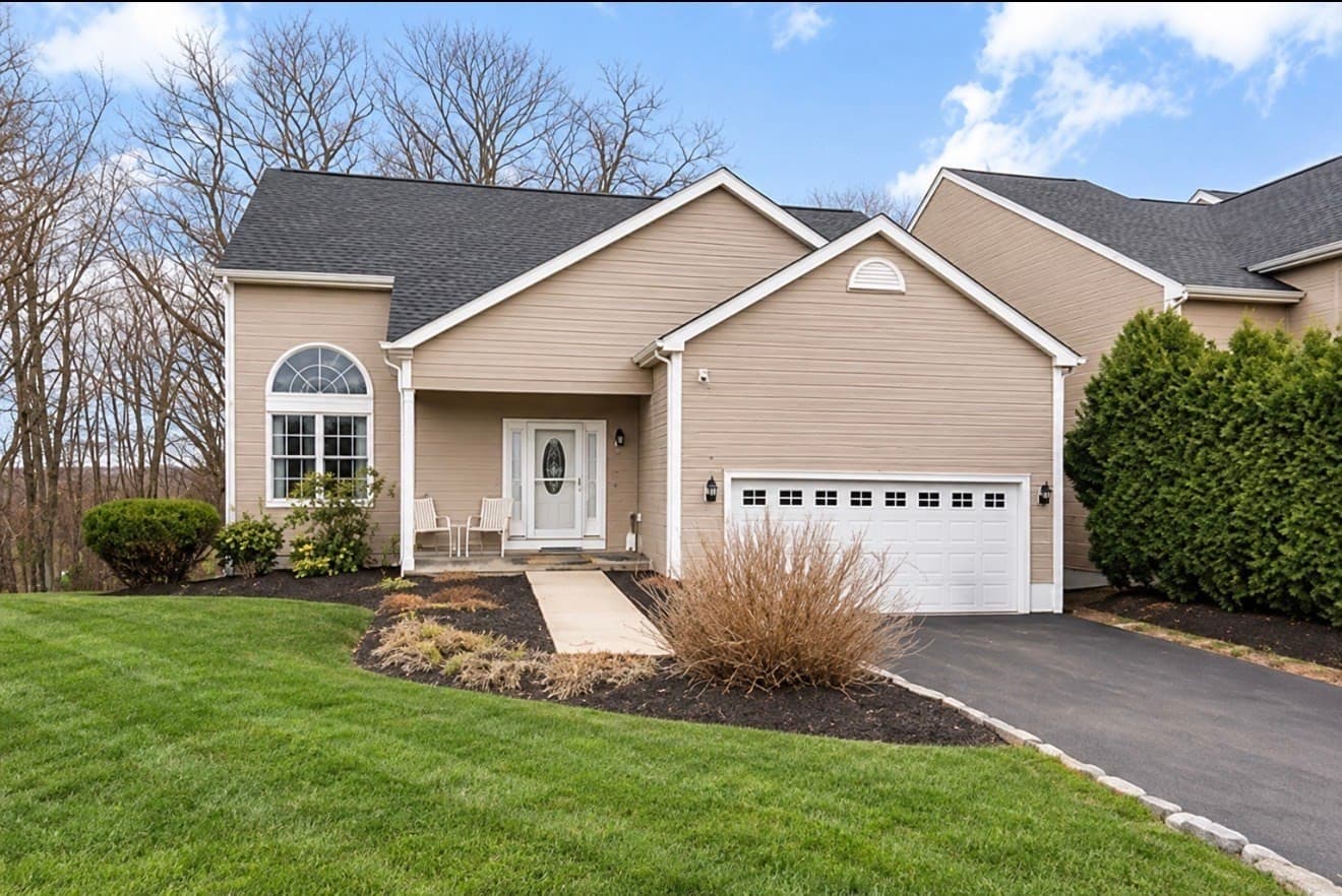 11 Aris Way # 11, Milford MA 01757