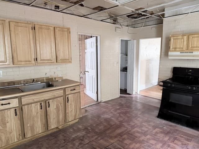 2 Family - 2 Units Up/Down at 114 Westville Street, Boston MA 02124, Boston, photo 3 of 17