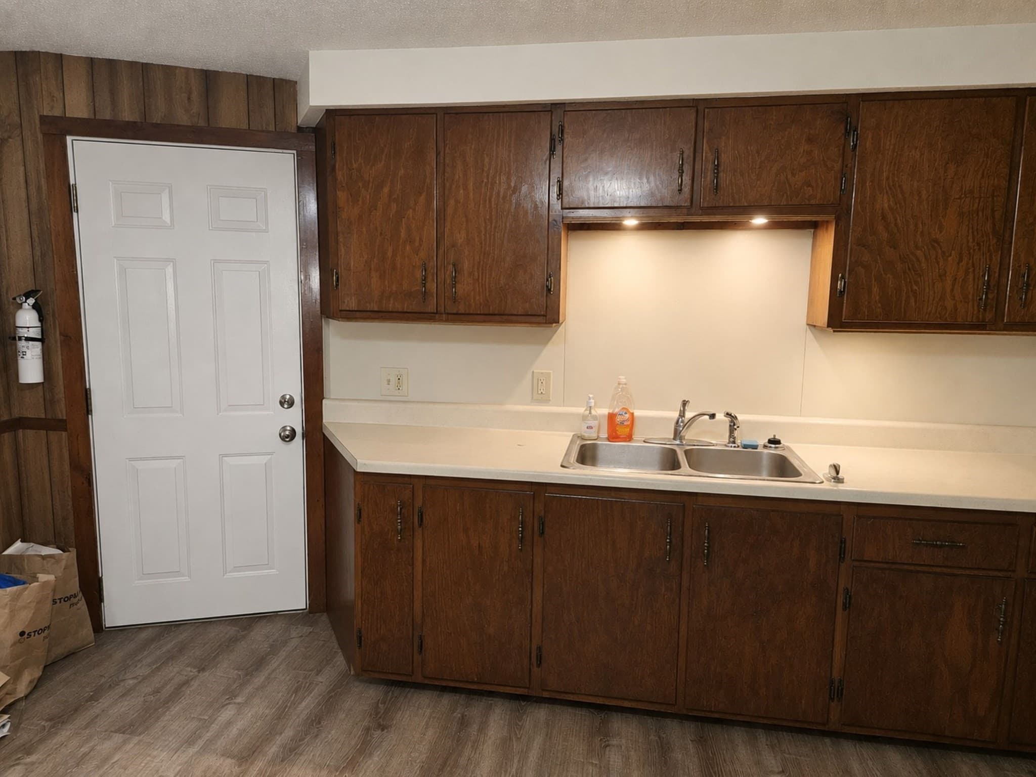 5+ Family - 5+ Units Up/Down at 558 East School St, Woonsocket RI 02895, Woonsocket, photo 20 of 41
