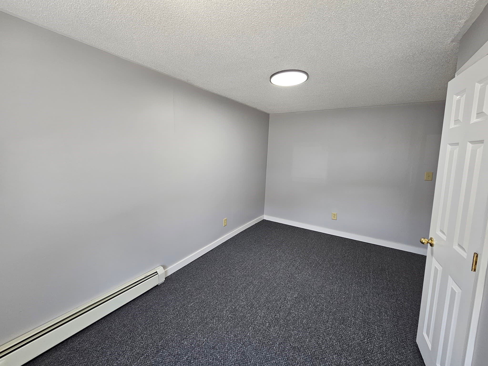 5+ Family - 5+ Units Up/Down at 558 East School St, Woonsocket RI 02895, Woonsocket, photo 14 of 41