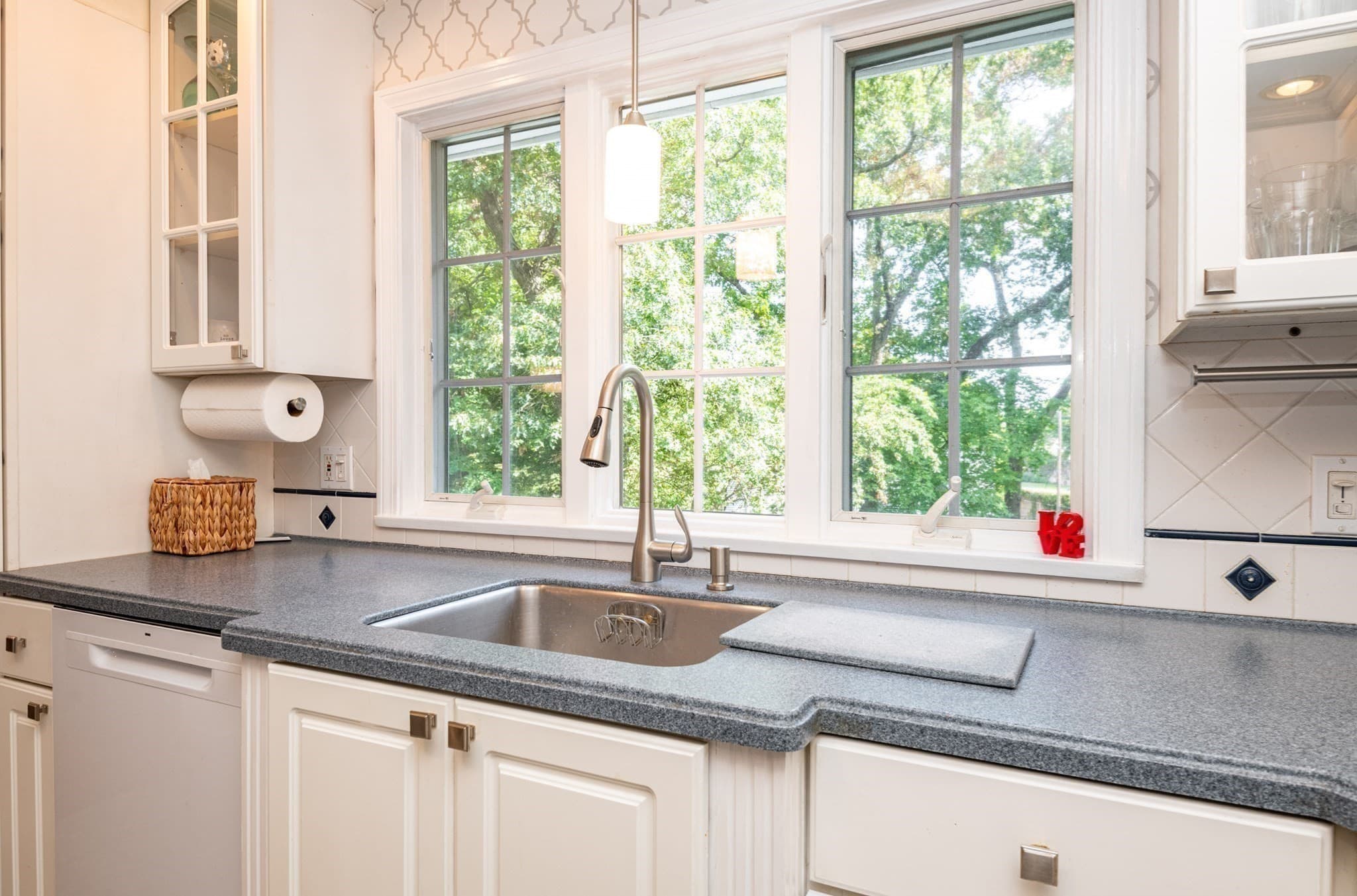 Single Family Residence at 29 Doncaster Circle, Lynnfield MA 01940, Lynnfield, photo 12 of 42