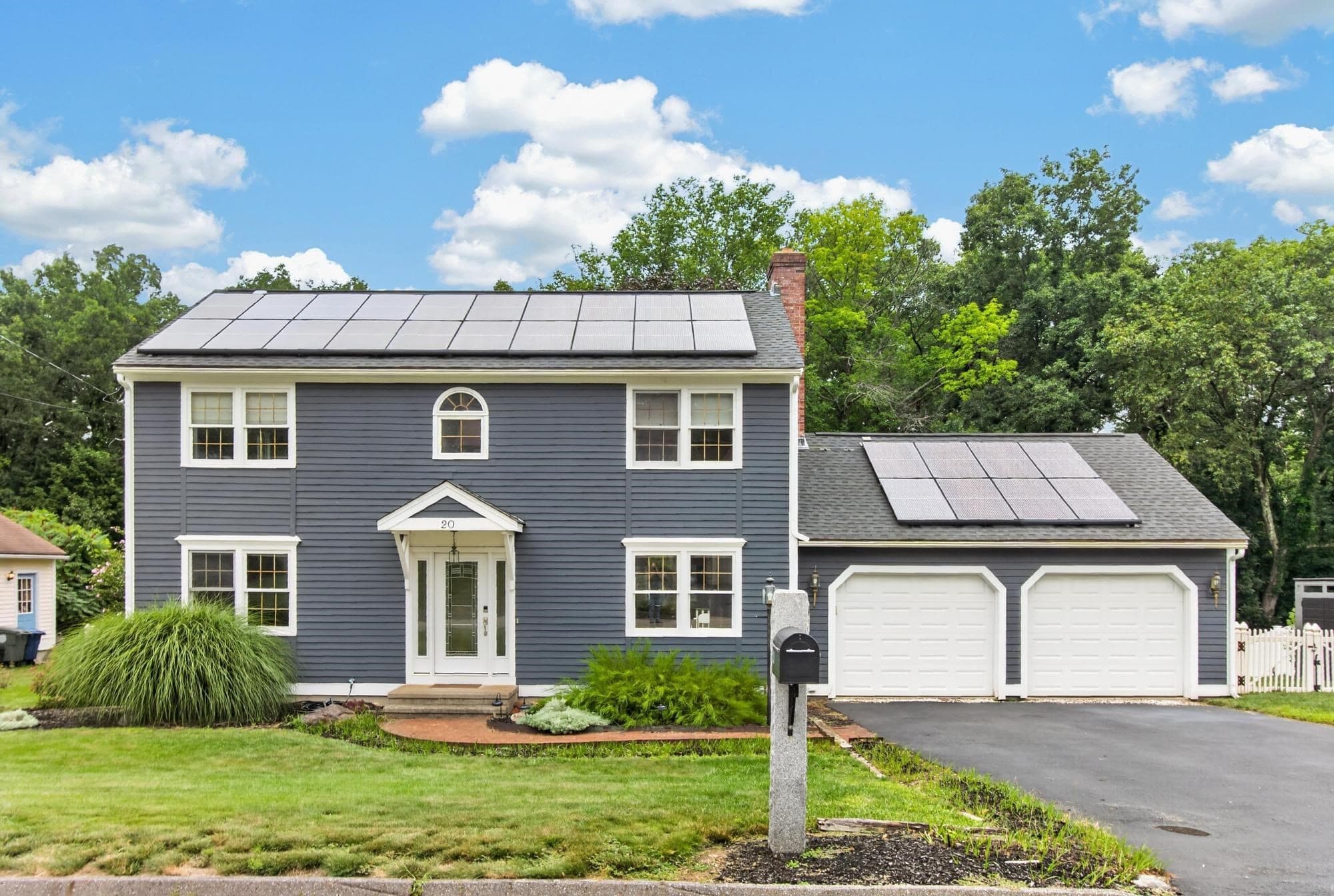 20 Indian Ridge Dr, Leominster MA 01453