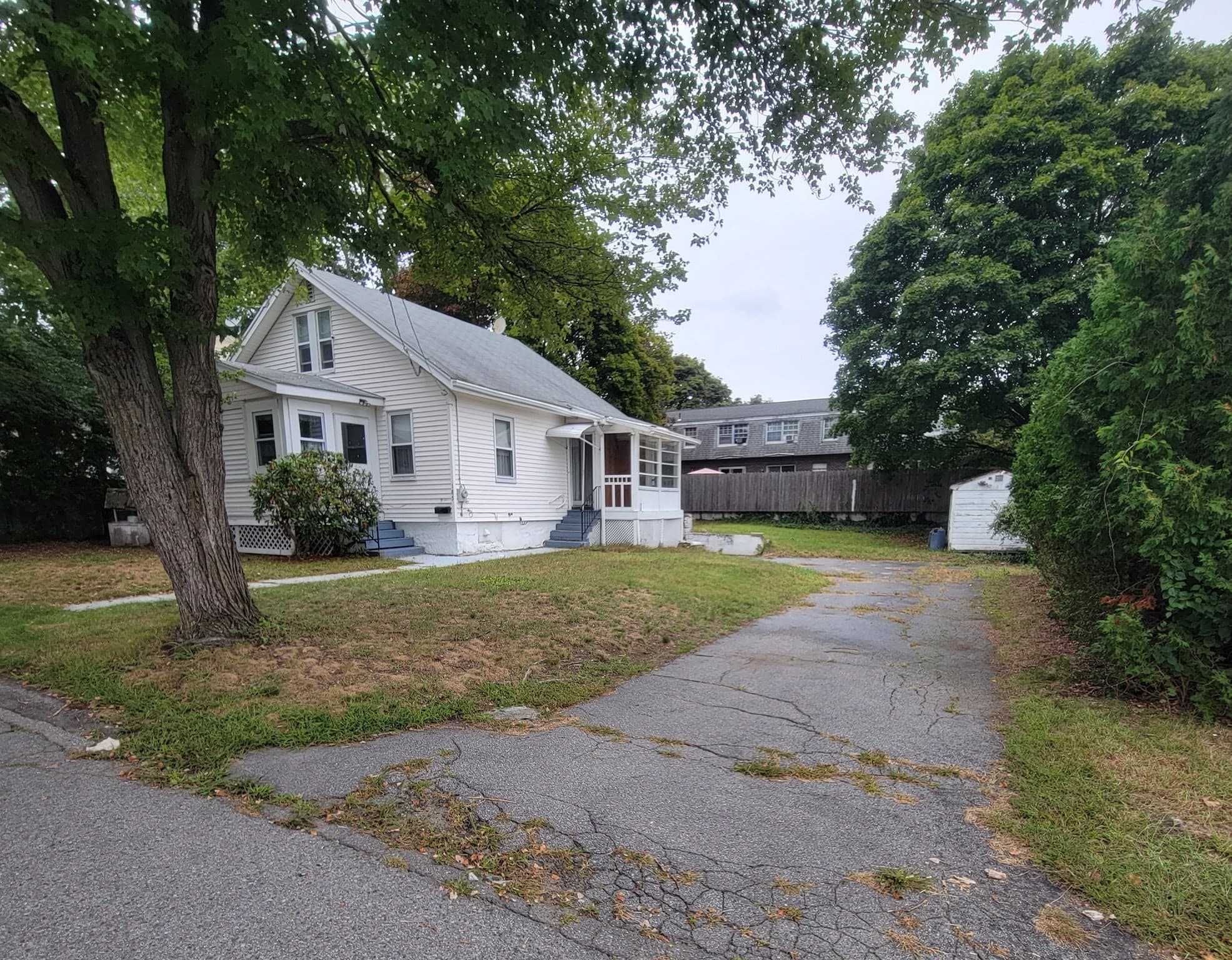 Single Family Residence at 185 Dracut St, Lowell MA 01854, Lowell, photo 2 of 17