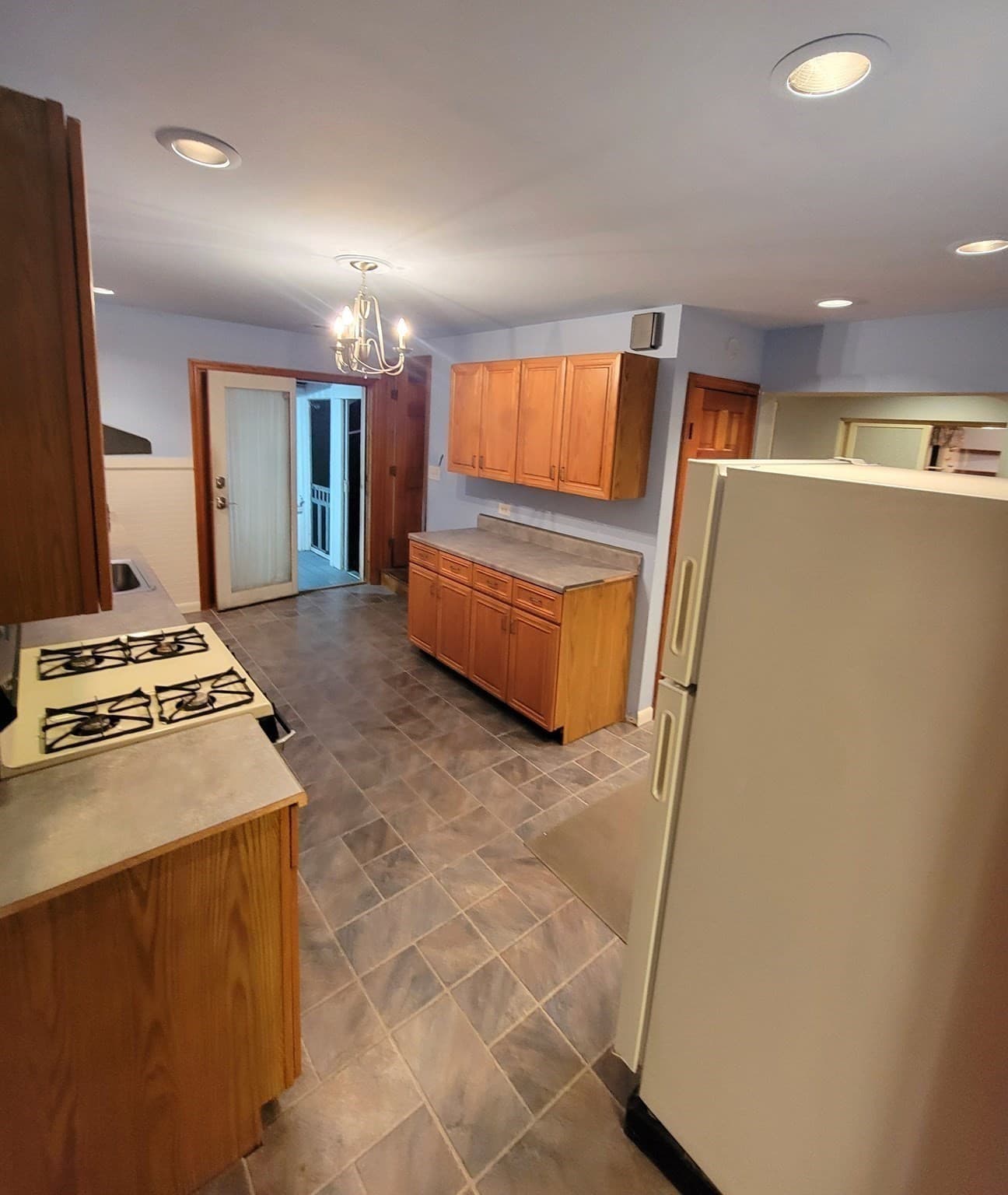 Single Family Residence at 185 Dracut St, Lowell MA 01854, Lowell, photo 6 of 17