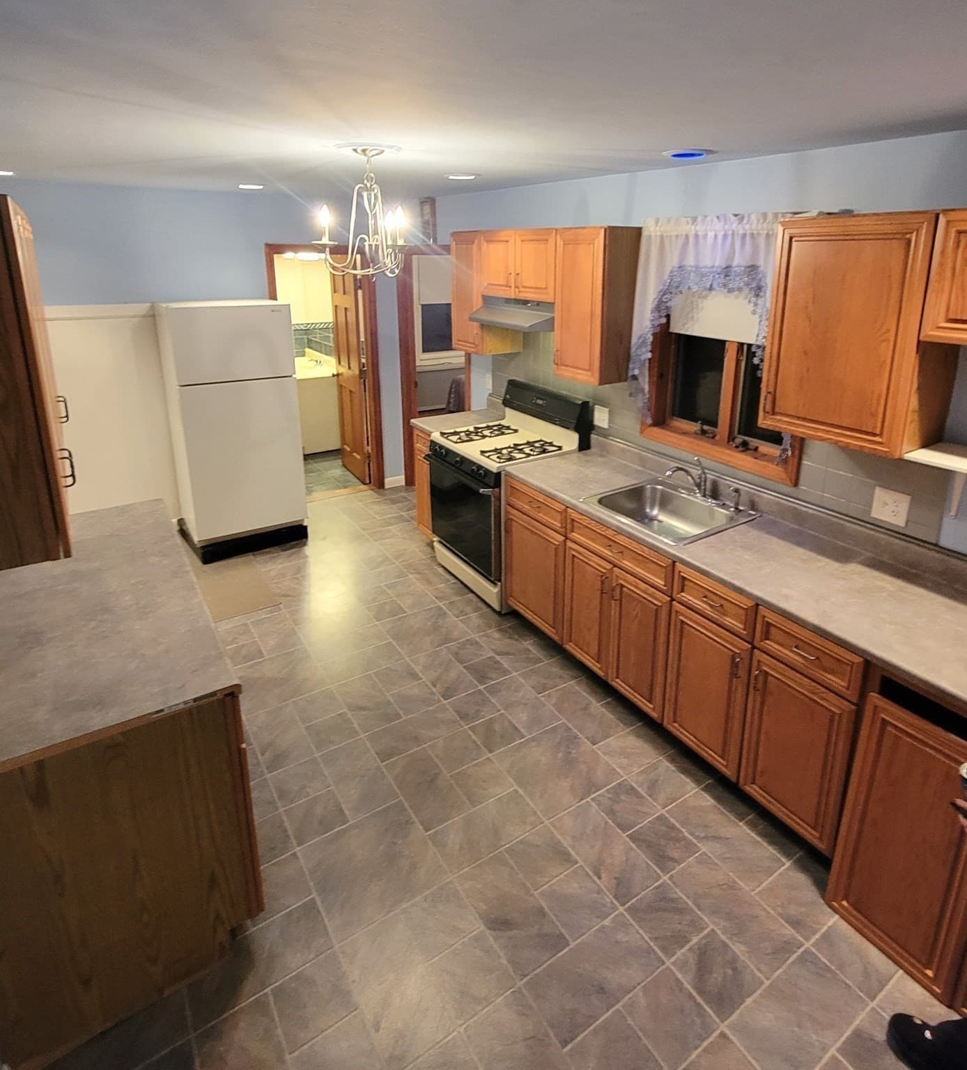 Single Family Residence at 185 Dracut St, Lowell MA 01854, Lowell, photo 3 of 17