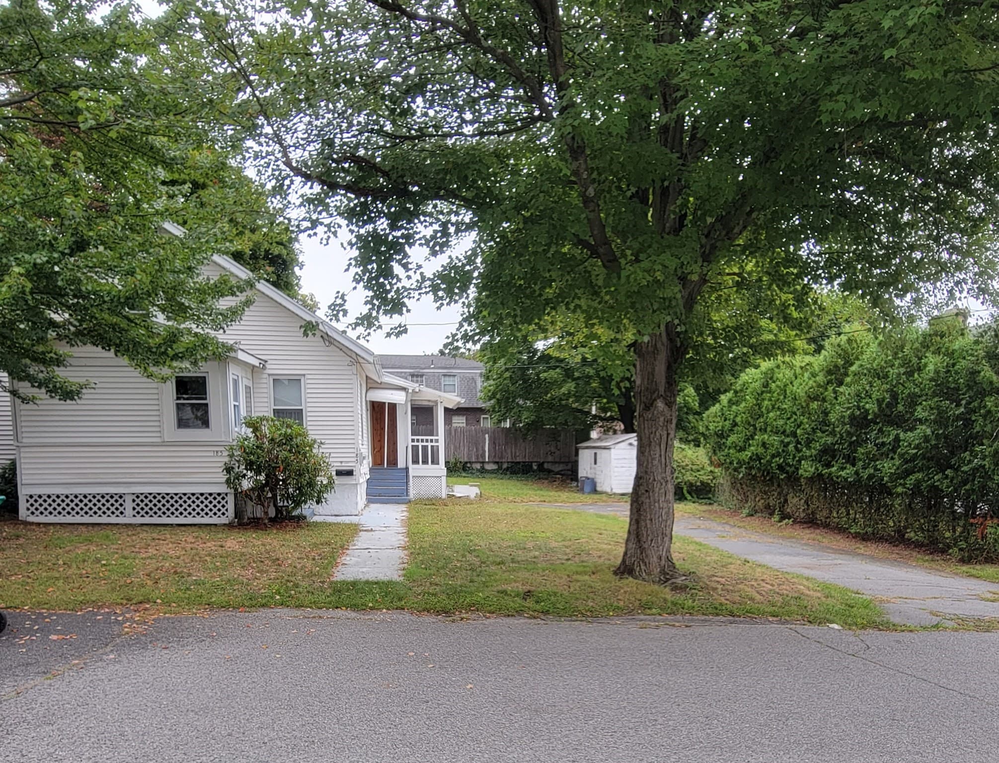 185 Dracut St, Lowell MA 01854