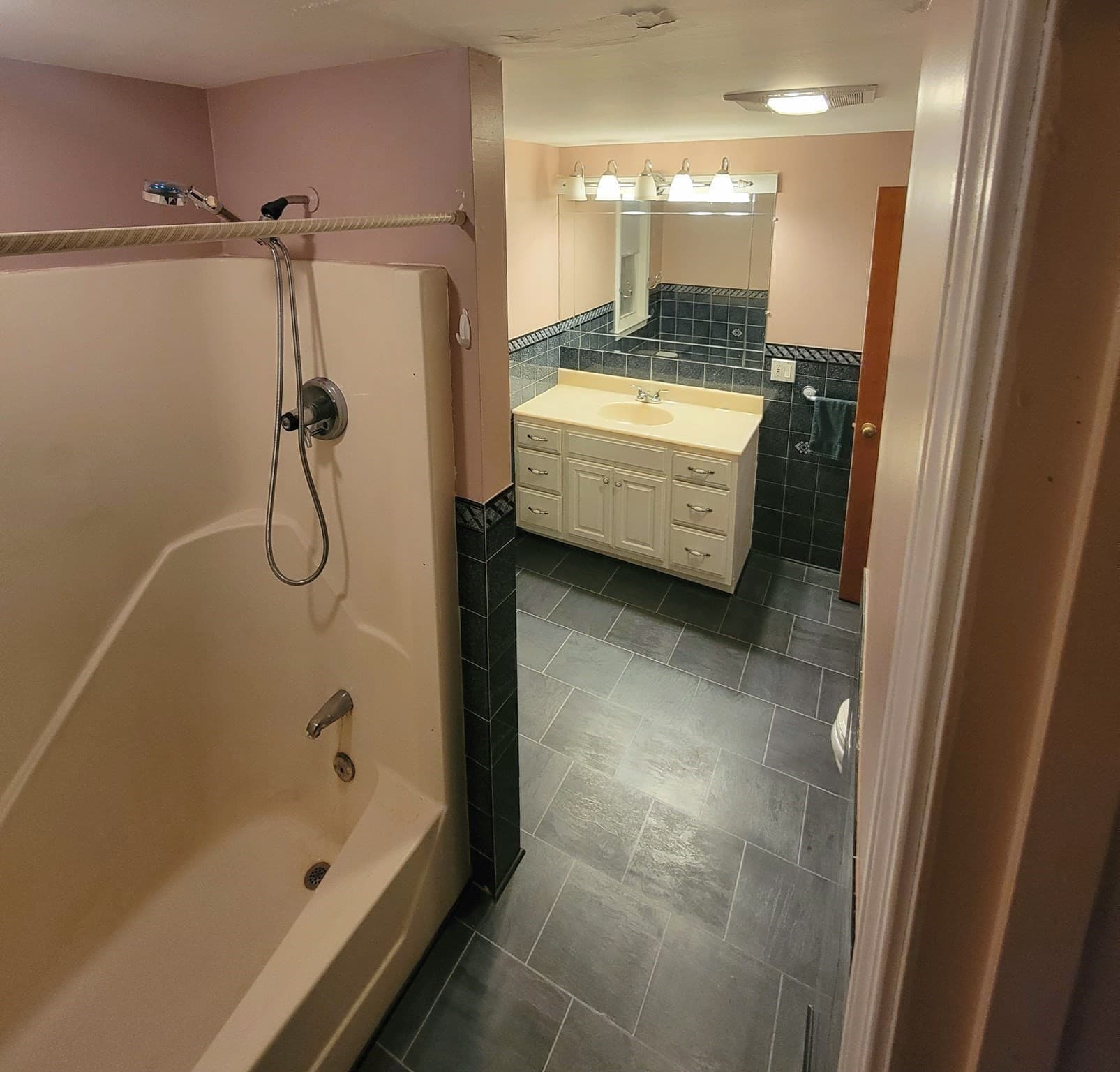 Single Family Residence at 185 Dracut St, Lowell MA 01854, Lowell, photo 9 of 17