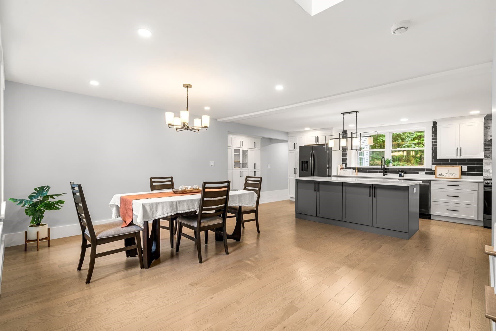 Single Family Residence at 6 Craig Cir, Westford MA 01886, Westford, photo 7 of 29