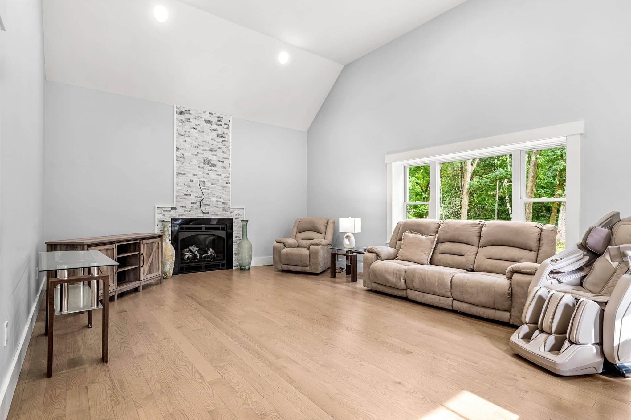 Single Family Residence at 6 Craig Cir, Westford MA 01886, Westford, photo 11 of 29