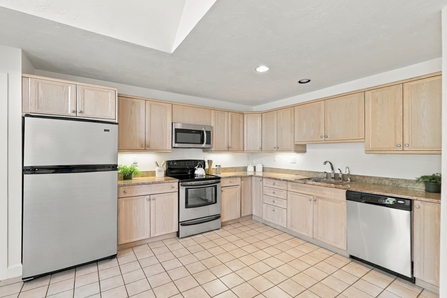 Condominium at 7 Wainwright Rd. # 47, Winchester MA 01890, Winchester, photo 10 of 37