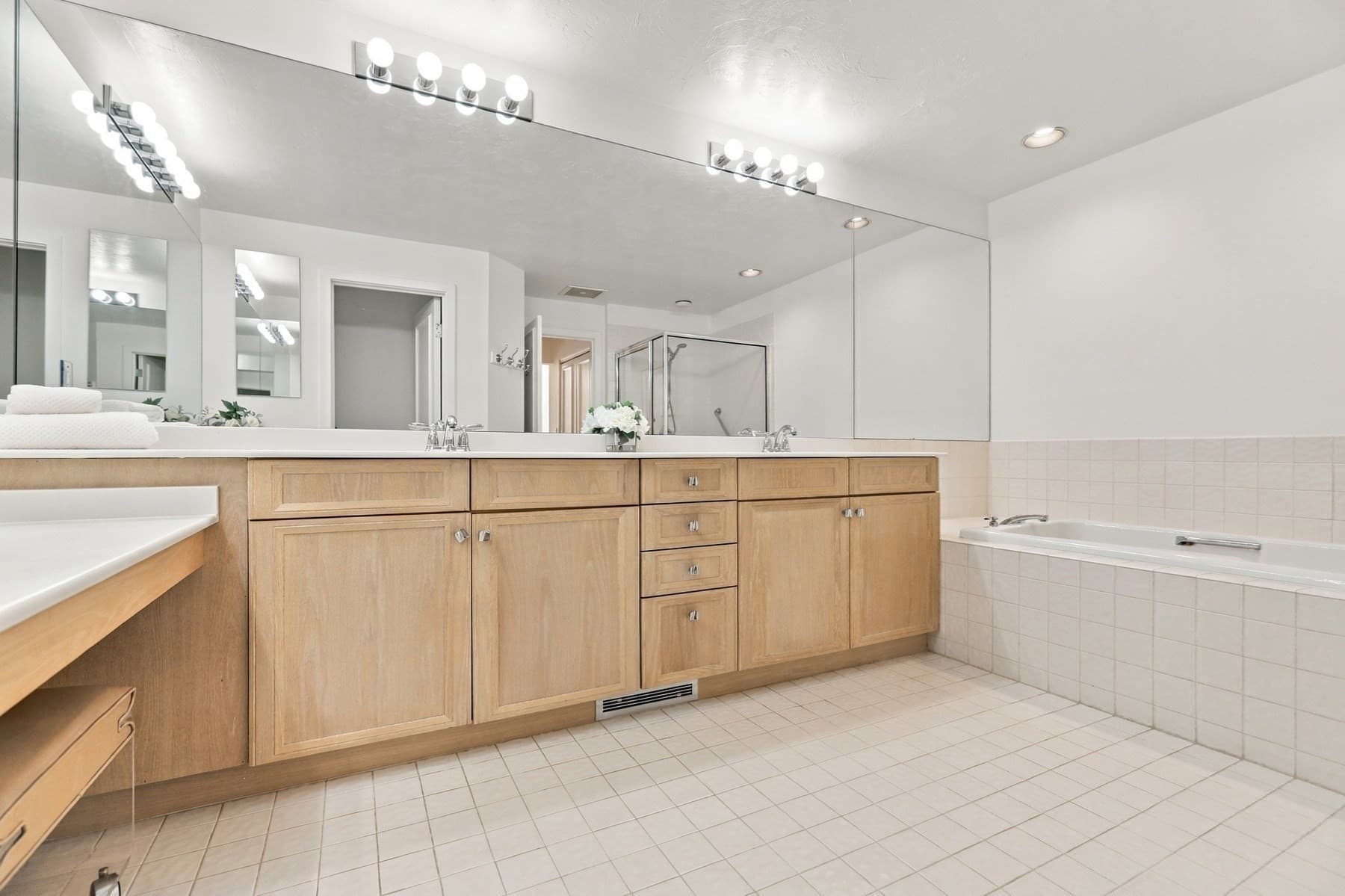 Condominium at 7 Wainwright Rd. # 47, Winchester MA 01890, Winchester, photo 19 of 37
