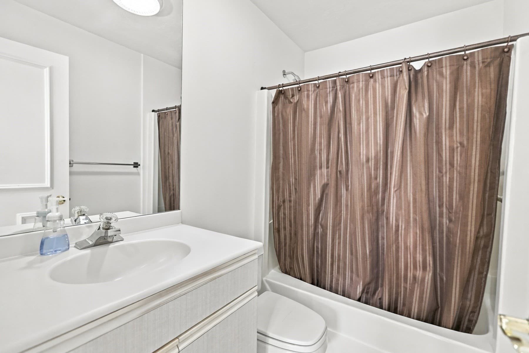 Condominium at 7 Wainwright Rd. # 47, Winchester MA 01890, Winchester, photo 29 of 37