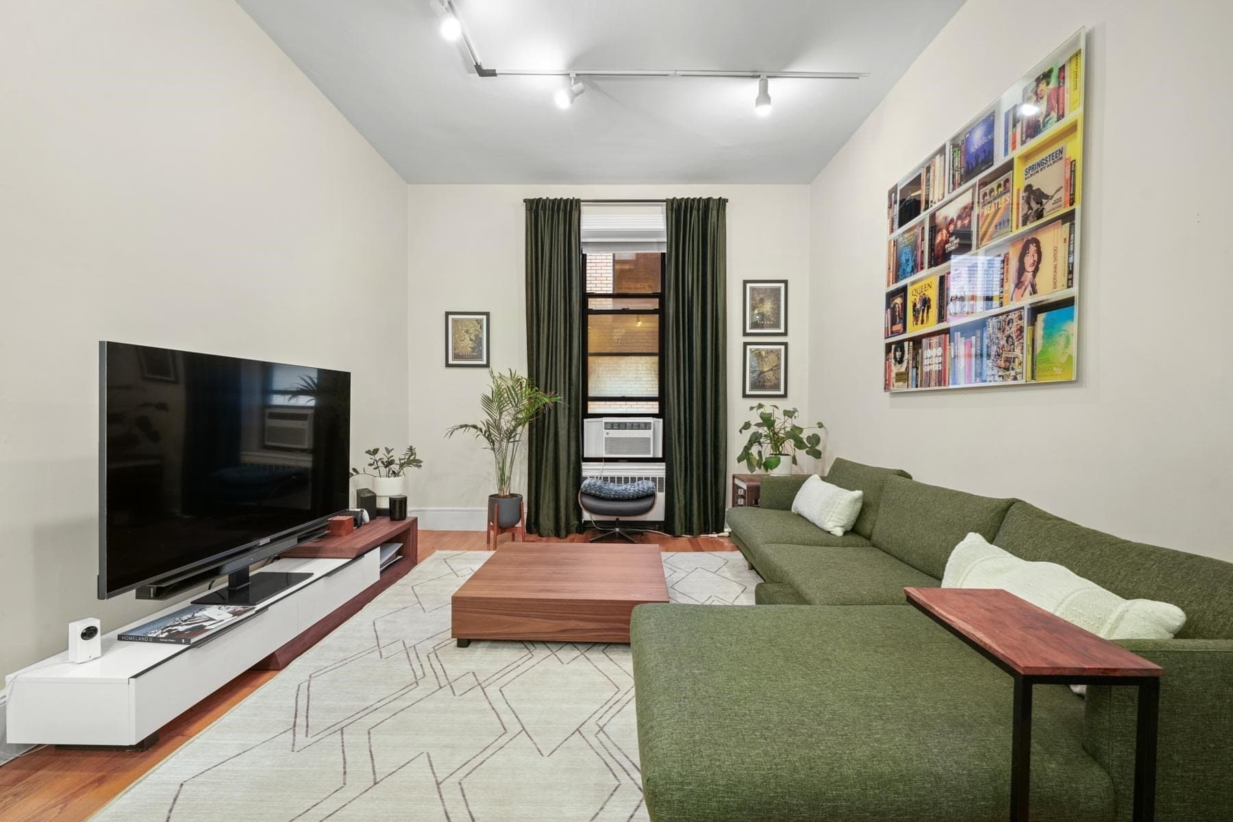 Condominium at 271 Dartmouth St # 4E, Boston MA 02116, photo 3 of 19