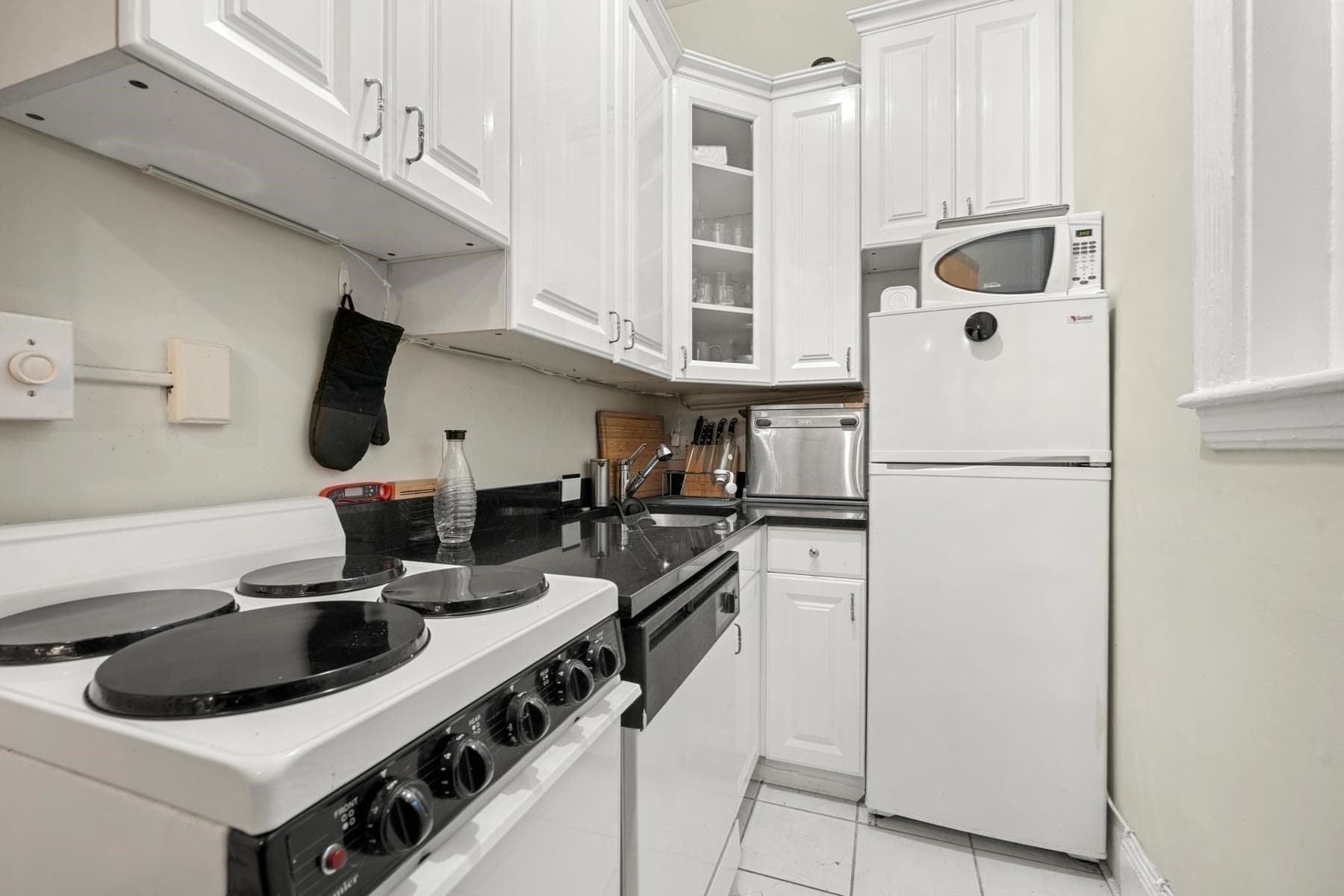 Condominium at 271 Dartmouth St # 4E, Boston MA 02116, photo 9 of 19