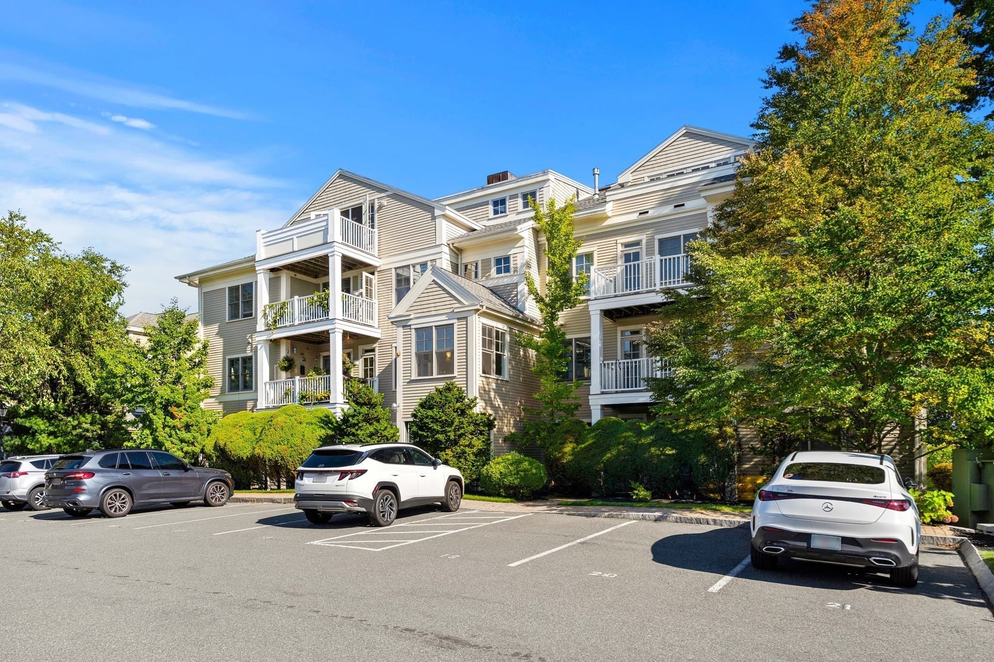 Condominium at 39 Intrepid # 103, Marblehead MA 01945, Marblehead, photo 2 of 21