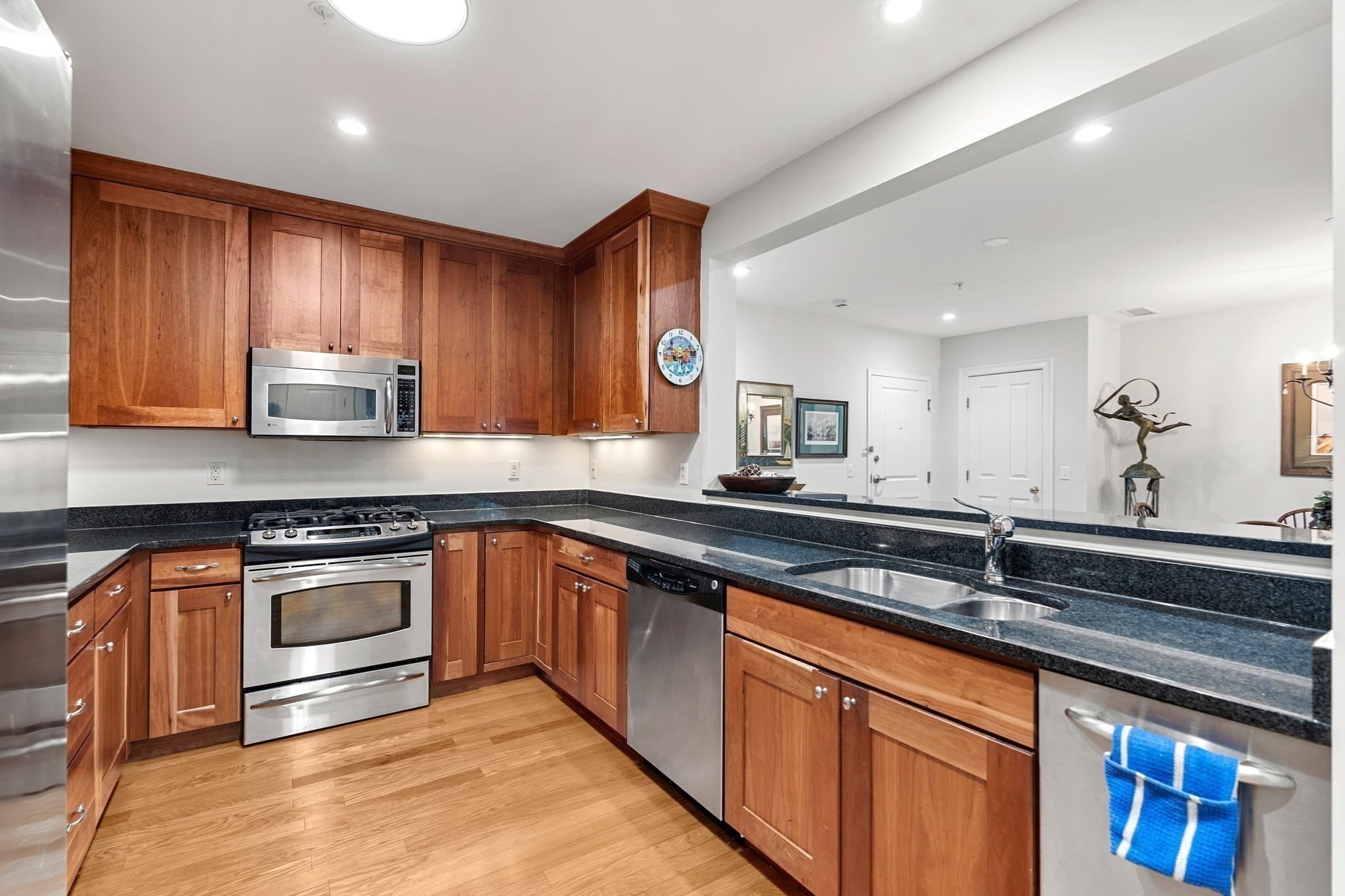 Condominium at 39 Intrepid # 103, Marblehead MA 01945, Marblehead, photo 10 of 21