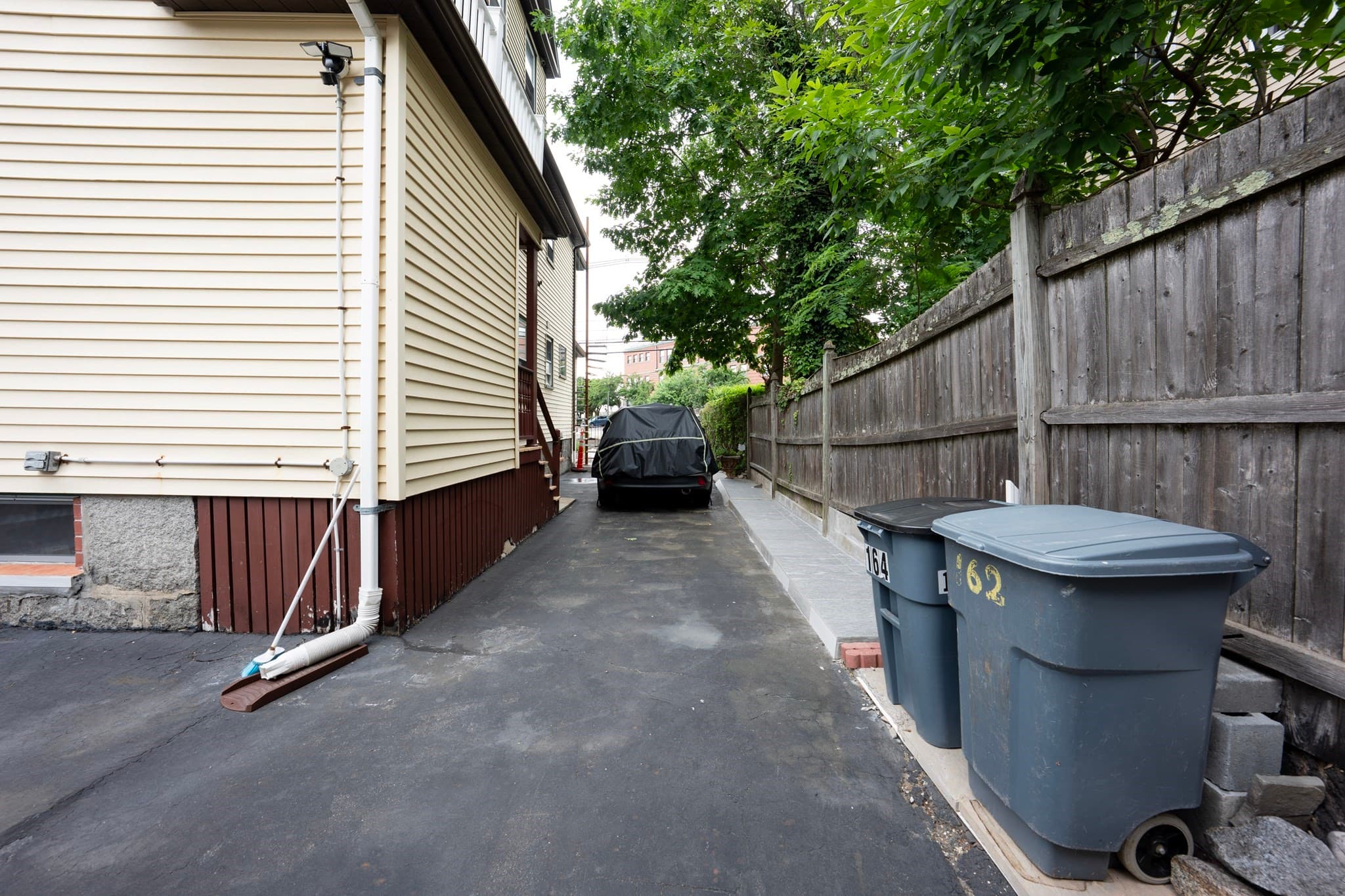 2 Family - 2 Units Up/Down at 162-164 Glendale Rd, Quincy MA 02169, Quincy, photo 3 of 20