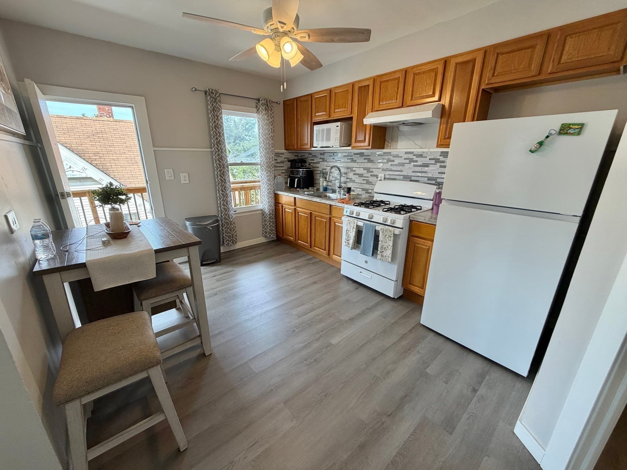 5-9 Family at 228-232 Eastern Ave, Springfield MA 01109, Springfield, photo 5 of 20