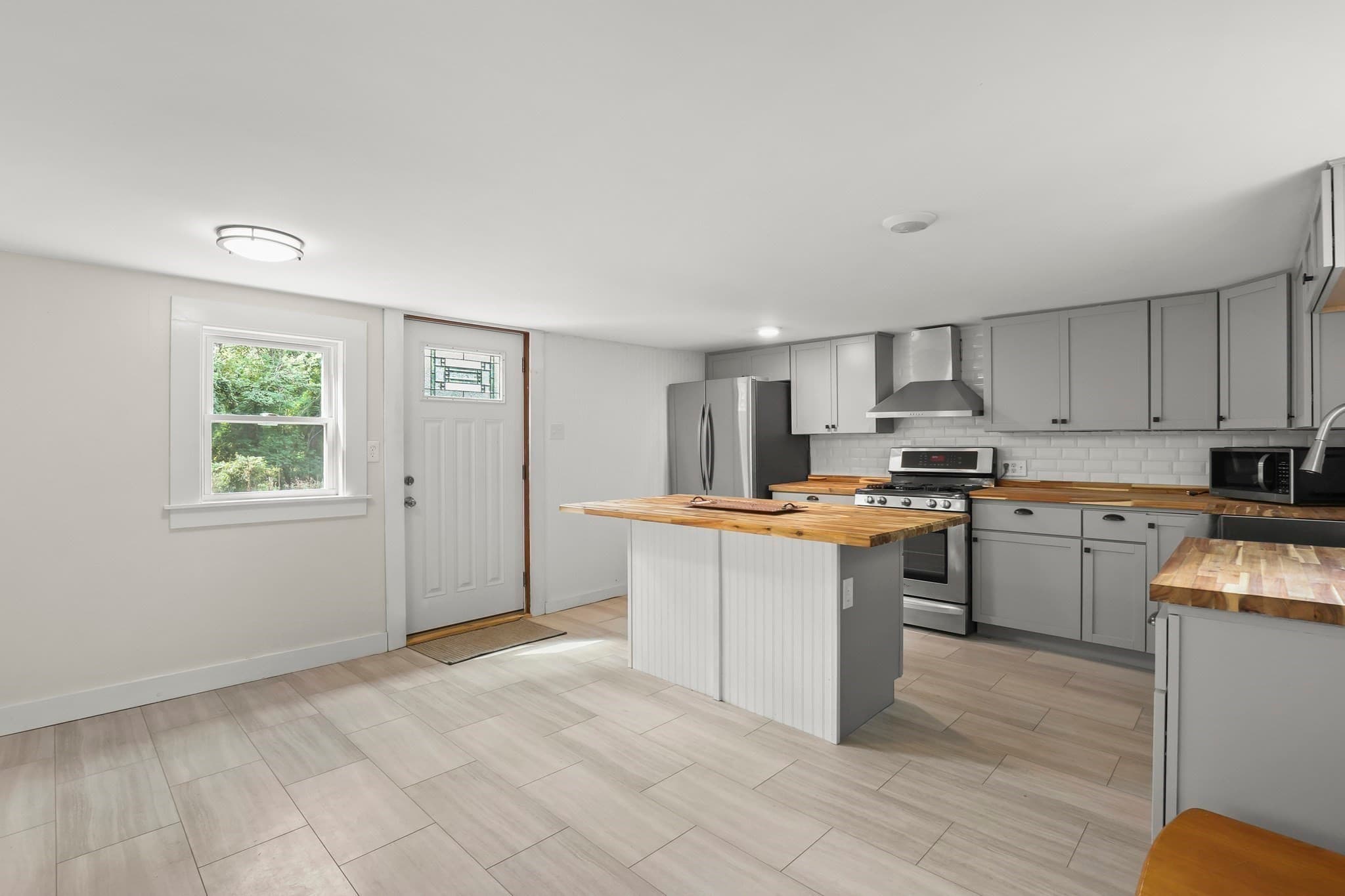 Single Family Residence at 200 Great Neck Rd, Wareham MA 02571, Wareham, photo 10 of 42