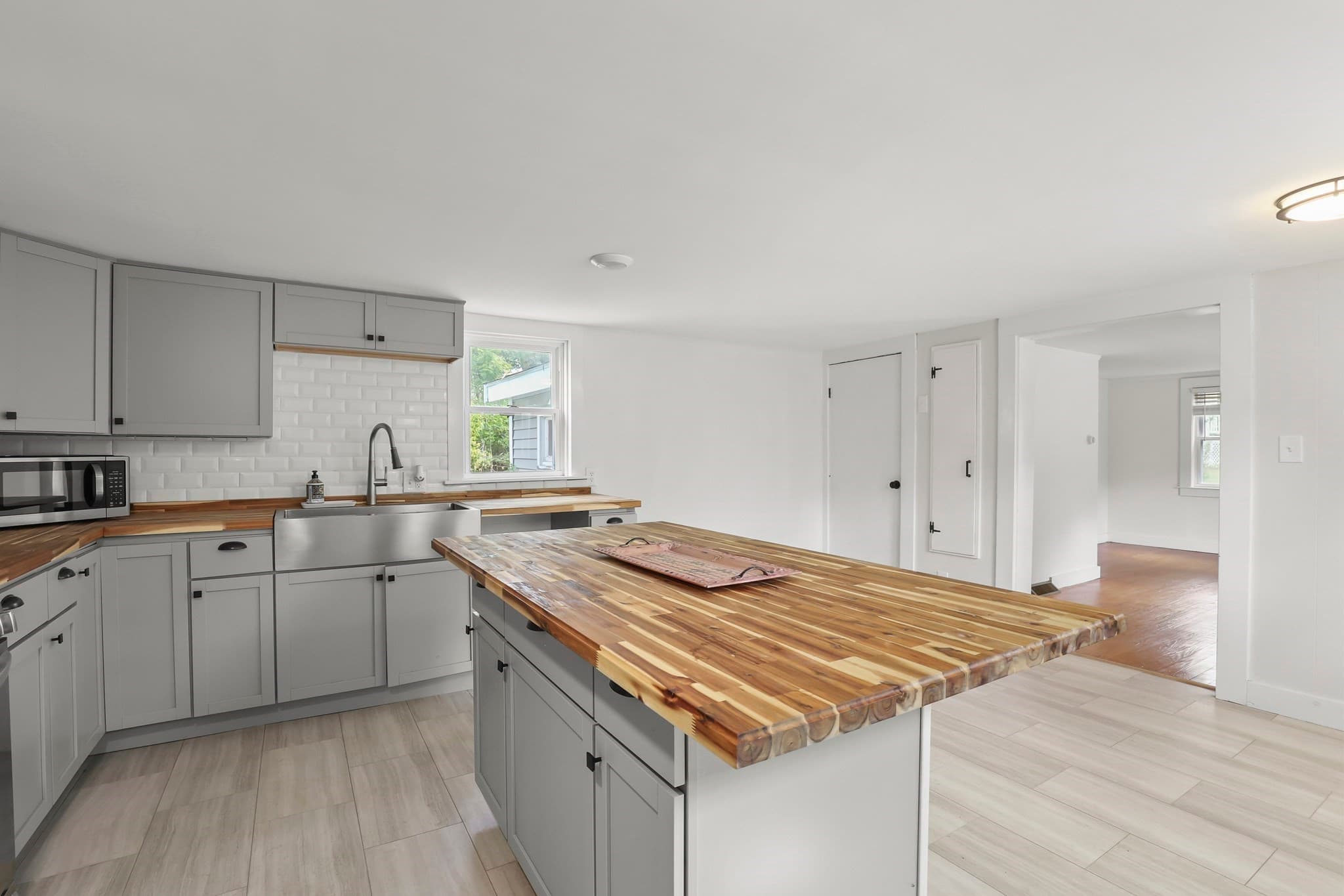 Single Family Residence at 200 Great Neck Rd, Wareham MA 02571, Wareham, photo 8 of 42