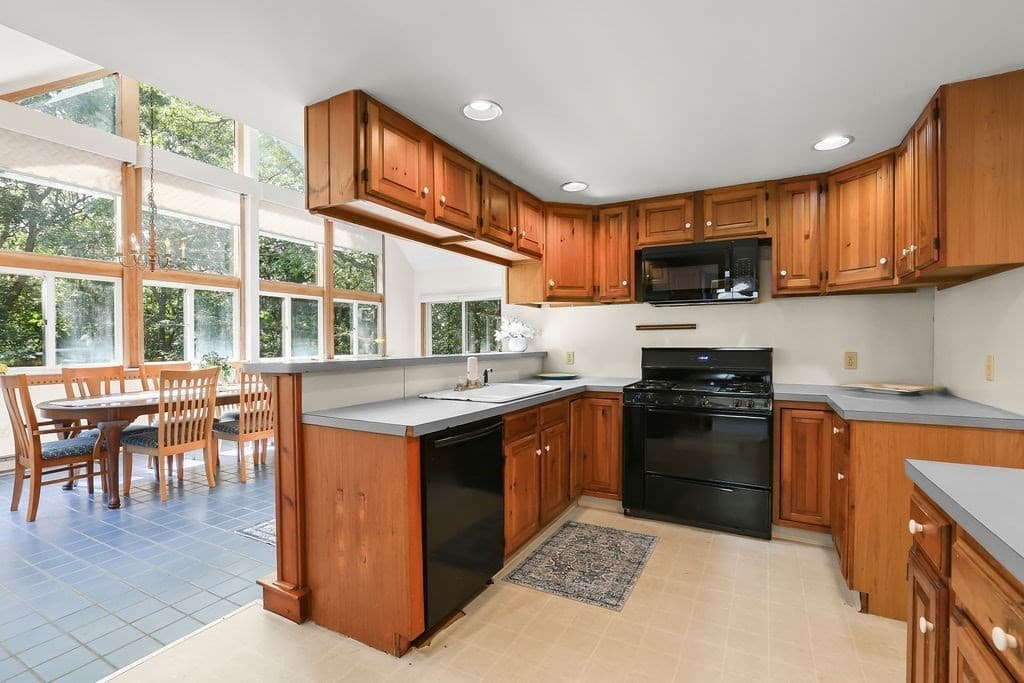 Single Family Residence at 821 W Falmouth Hwy, Falmouth MA 02540, Falmouth, photo 12 of 42