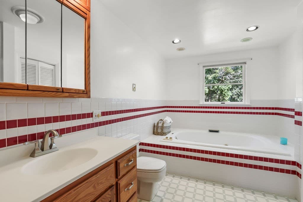 Single Family Residence at 821 W Falmouth Hwy, Falmouth MA 02540, Falmouth, photo 28 of 42