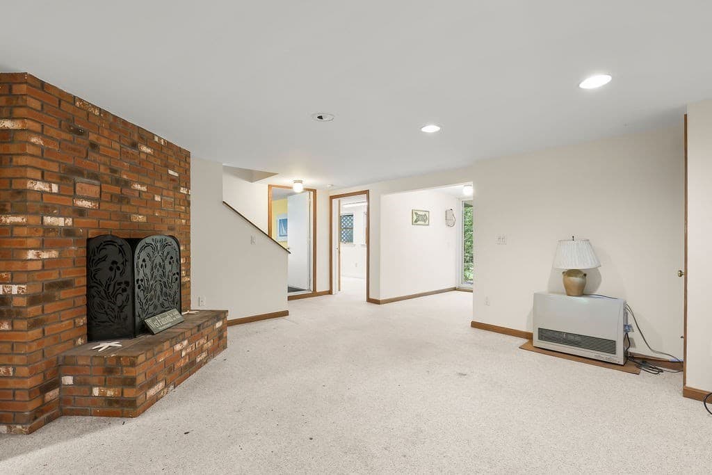 Single Family Residence at 821 W Falmouth Hwy, Falmouth MA 02540, Falmouth, photo 38 of 42