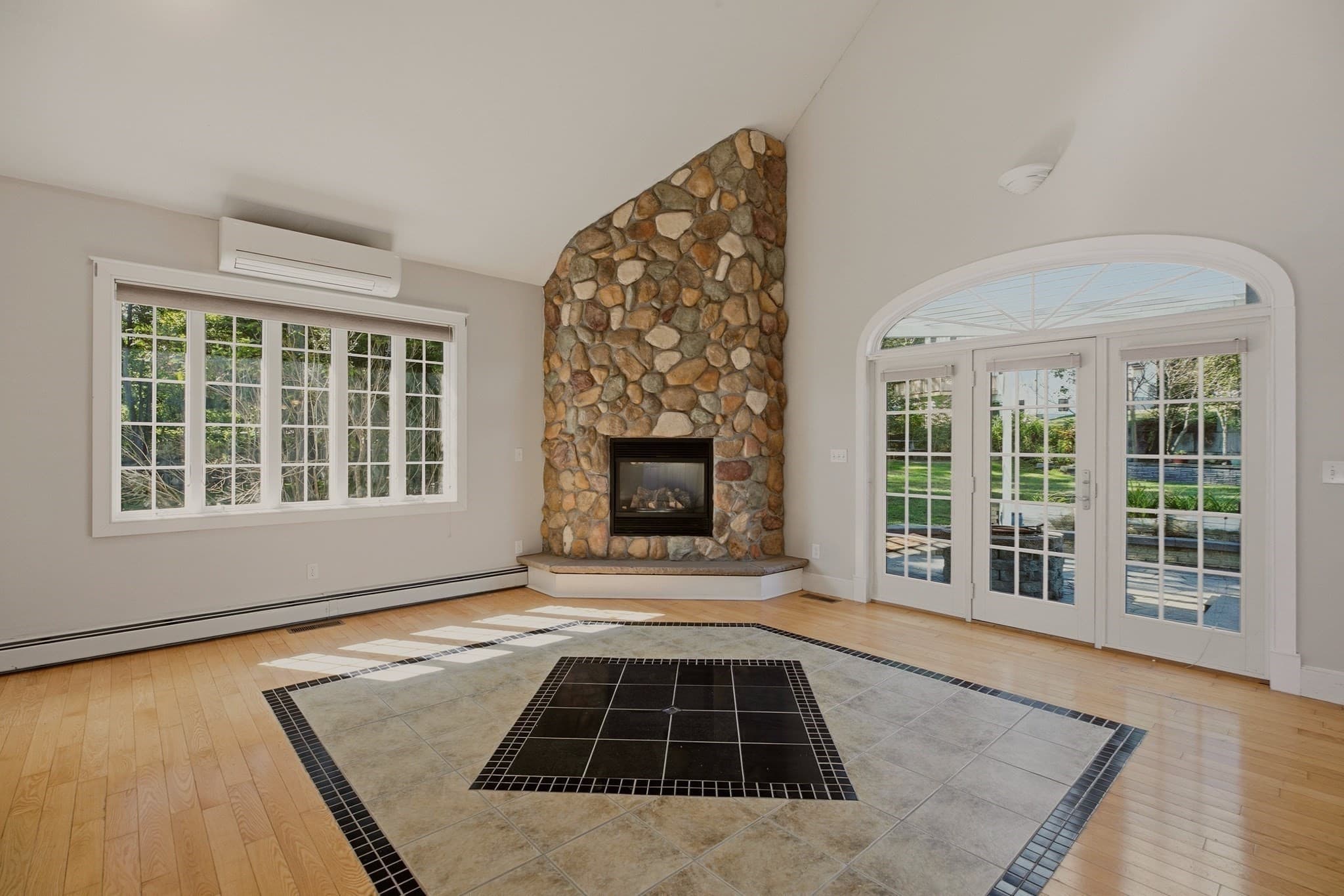 Single Family Residence at 33 Flores, Fall River MA 02721, Fall River, photo 5 of 39