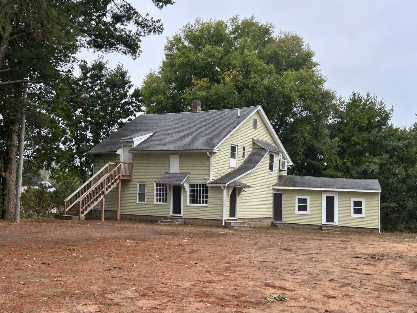 51 Dean St, Warren MA 01092