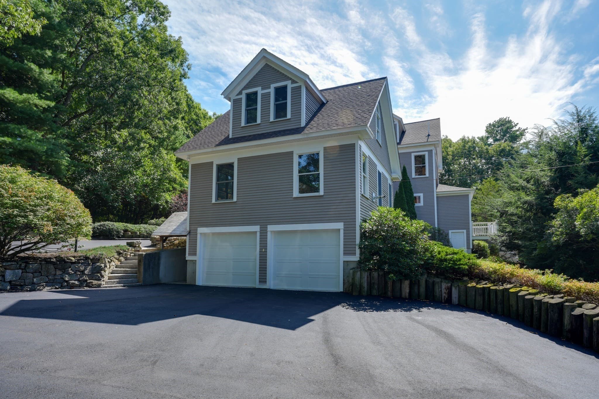 Single Family Residence at 82 N Quinsigamond Ave, Shrewsbury MA 01545, Shrewsbury, photo 3 of 41
